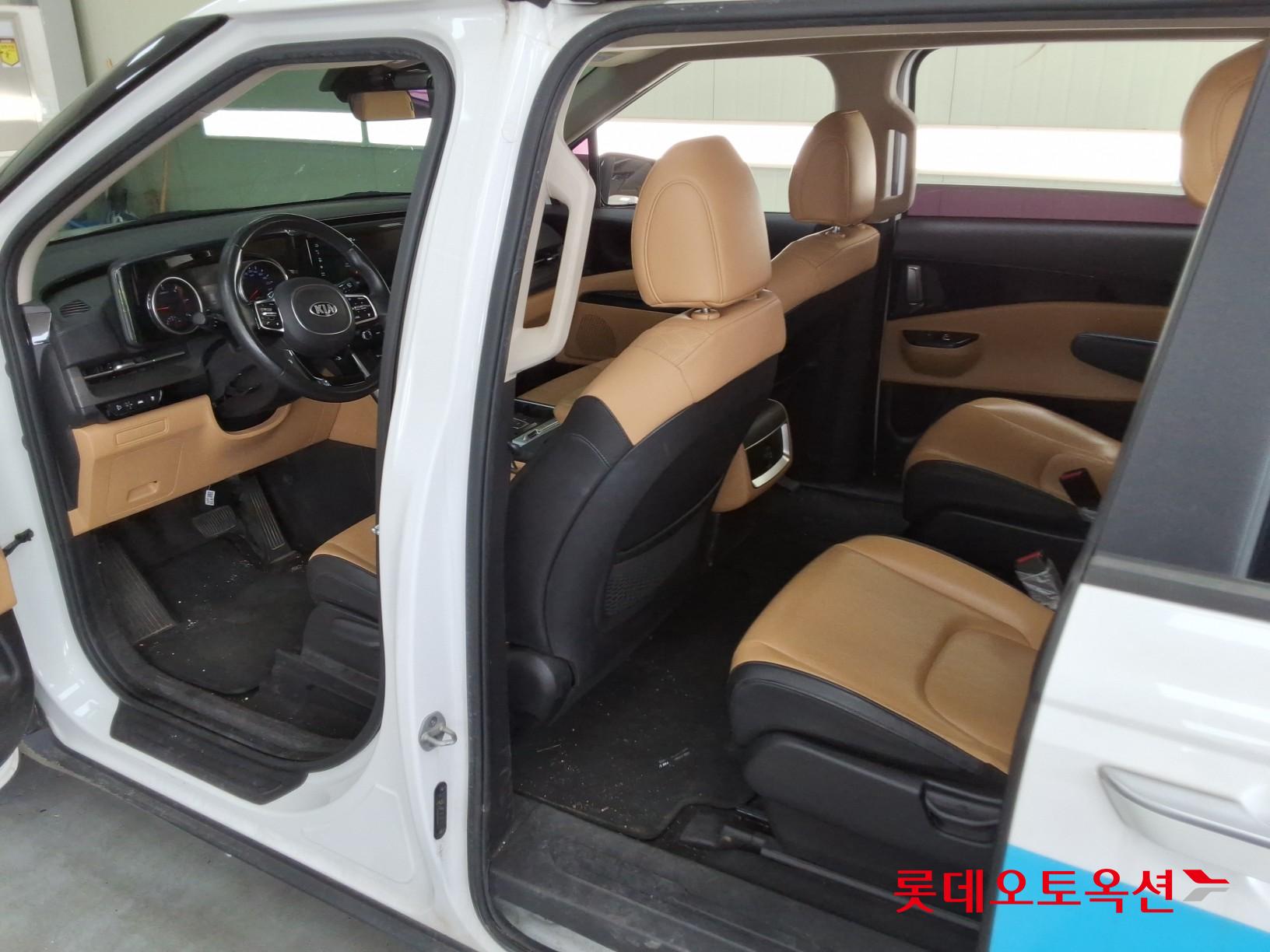 2021 - kia carnival