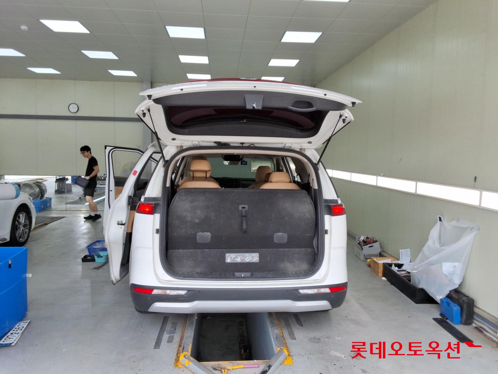 2021 - kia carnival