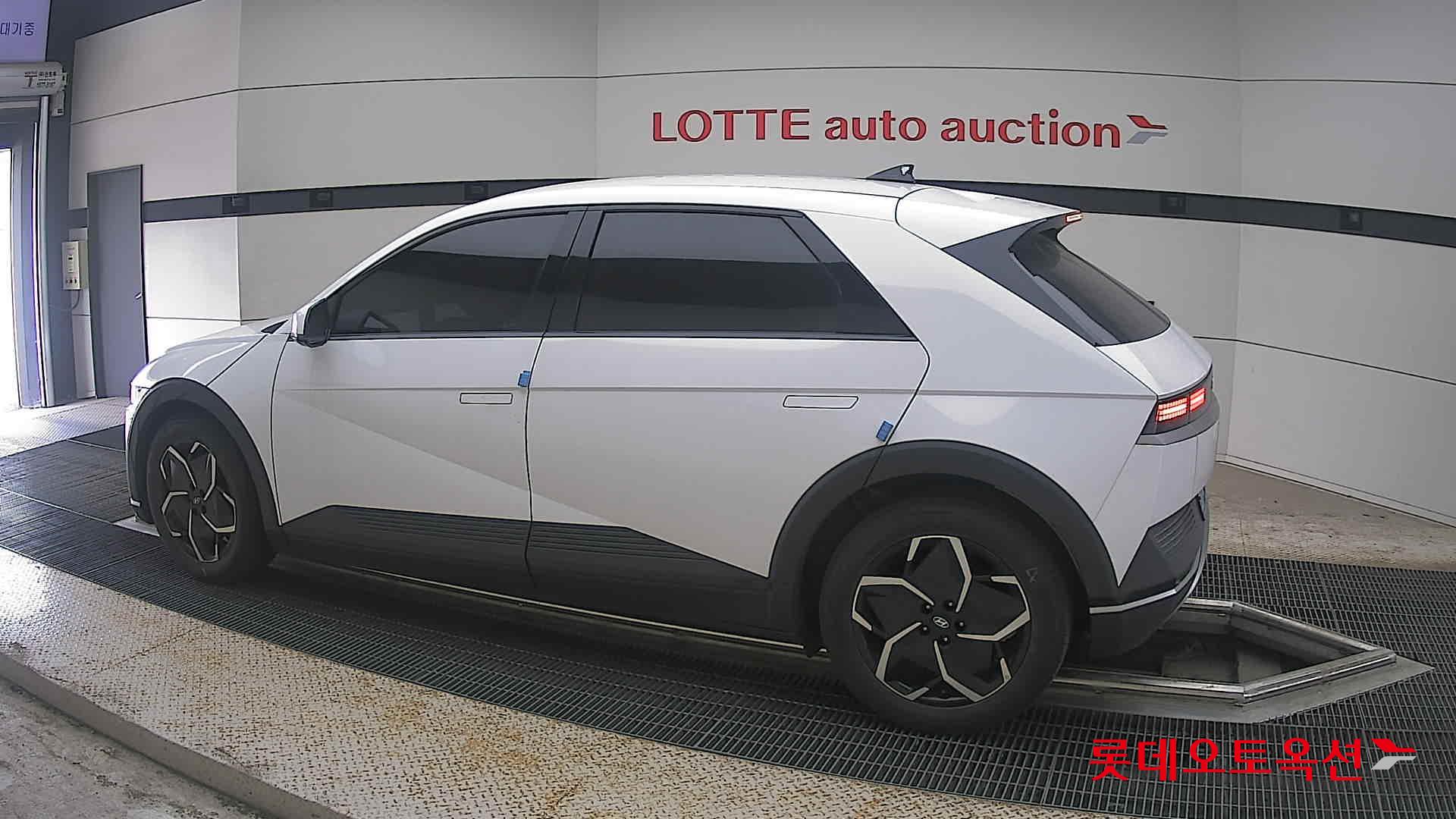 2022 - hyundai ioniq