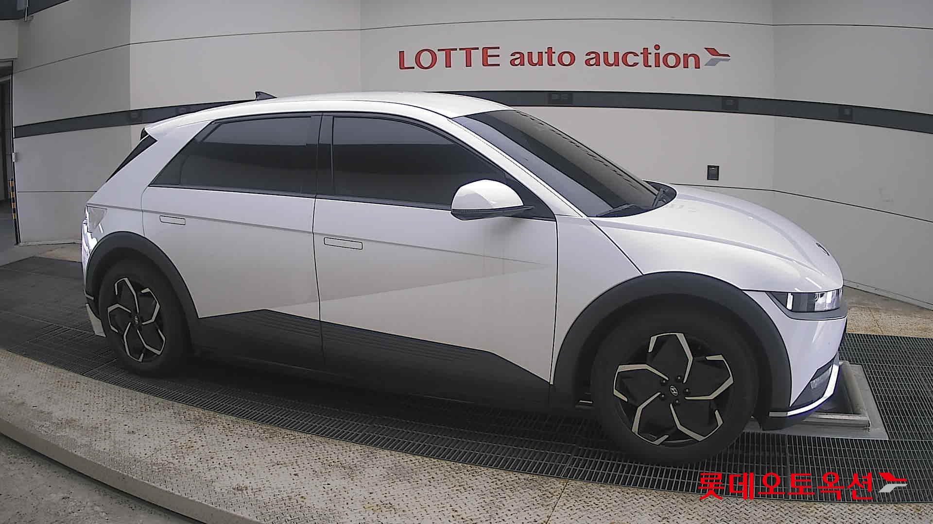 2022 - hyundai ioniq