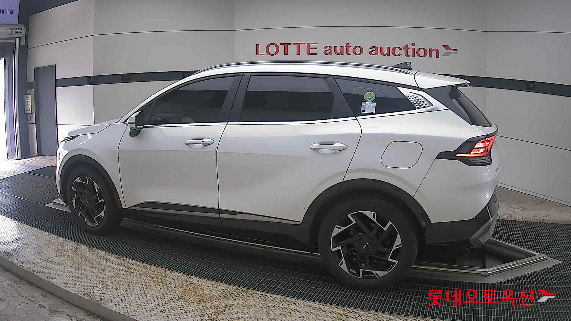 2022 - kia sportage