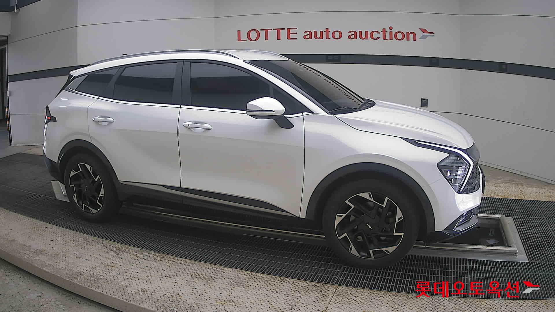 2022 - kia sportage