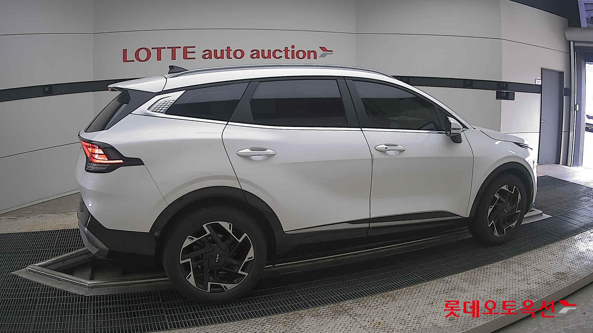 2022 - kia sportage