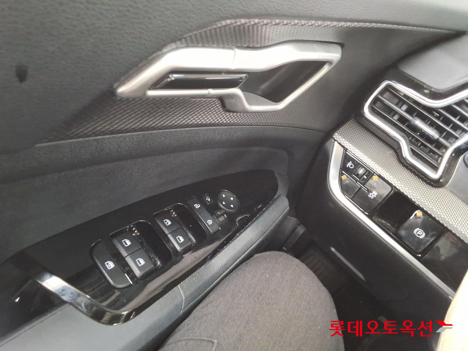 2022 - kia sportage