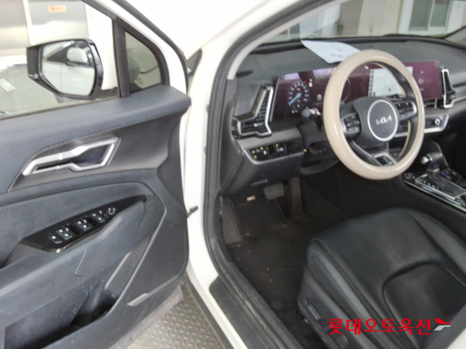 2022 - kia sportage