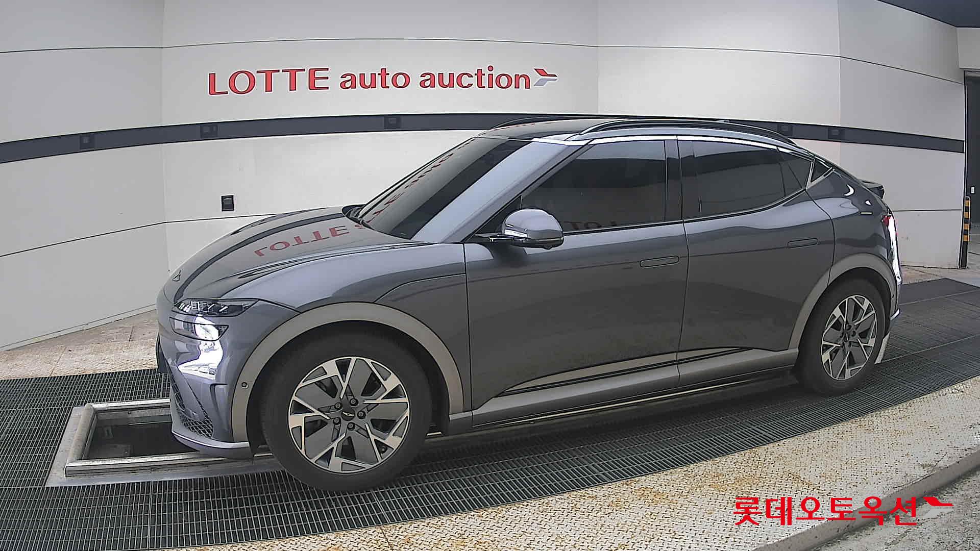 2022 - genesis gv60