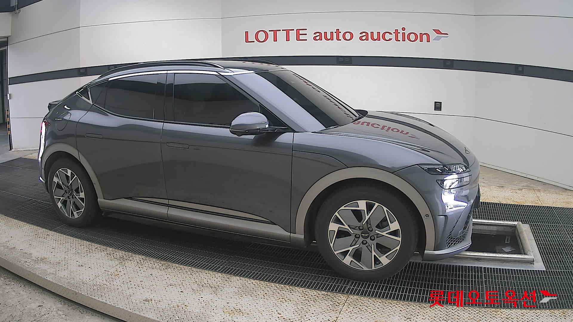 2022 - genesis gv60