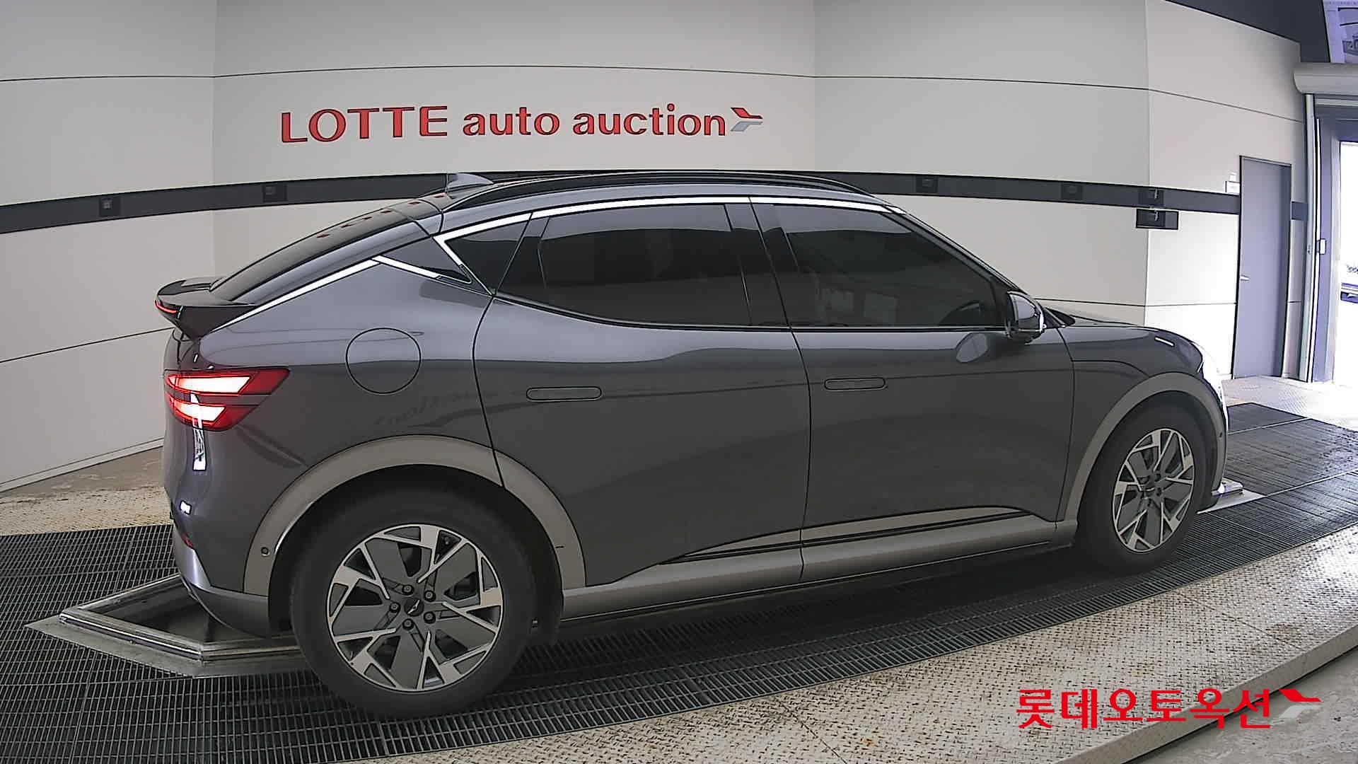 2022 - genesis gv60