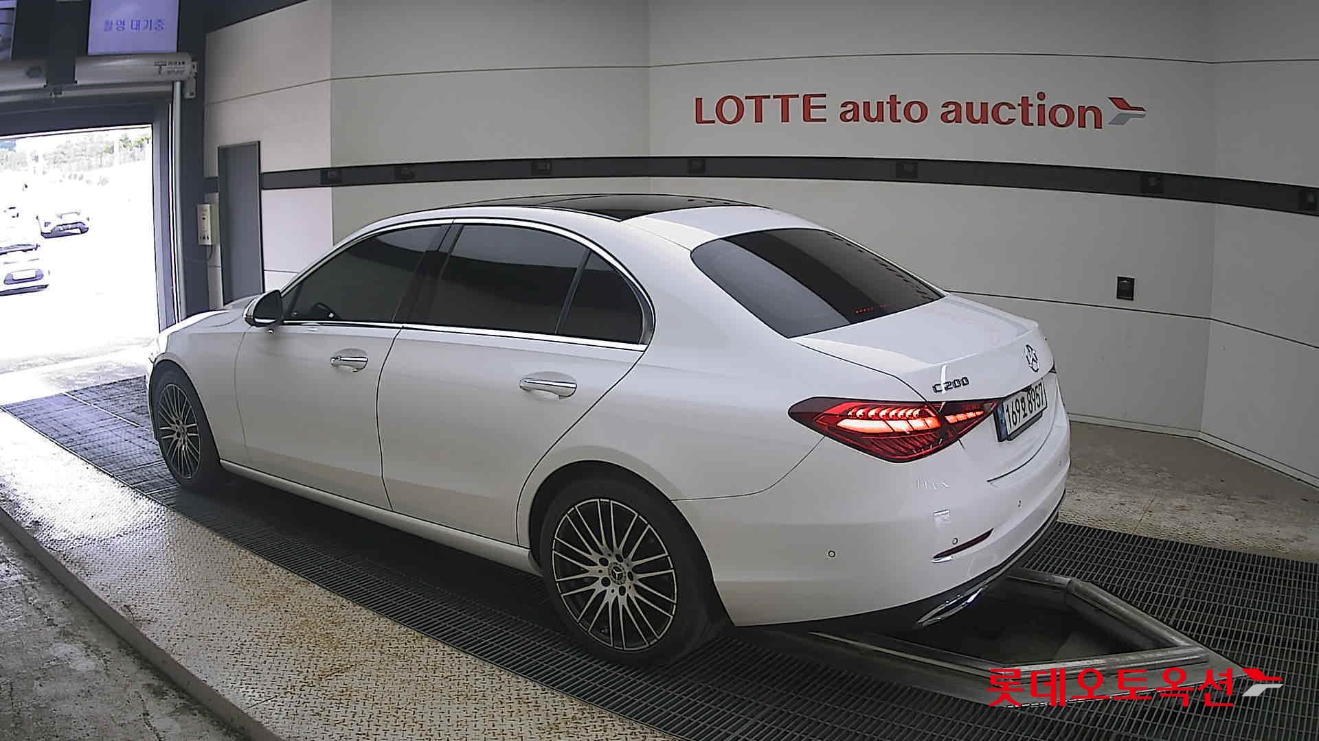 2022 - mercedes-benz c200