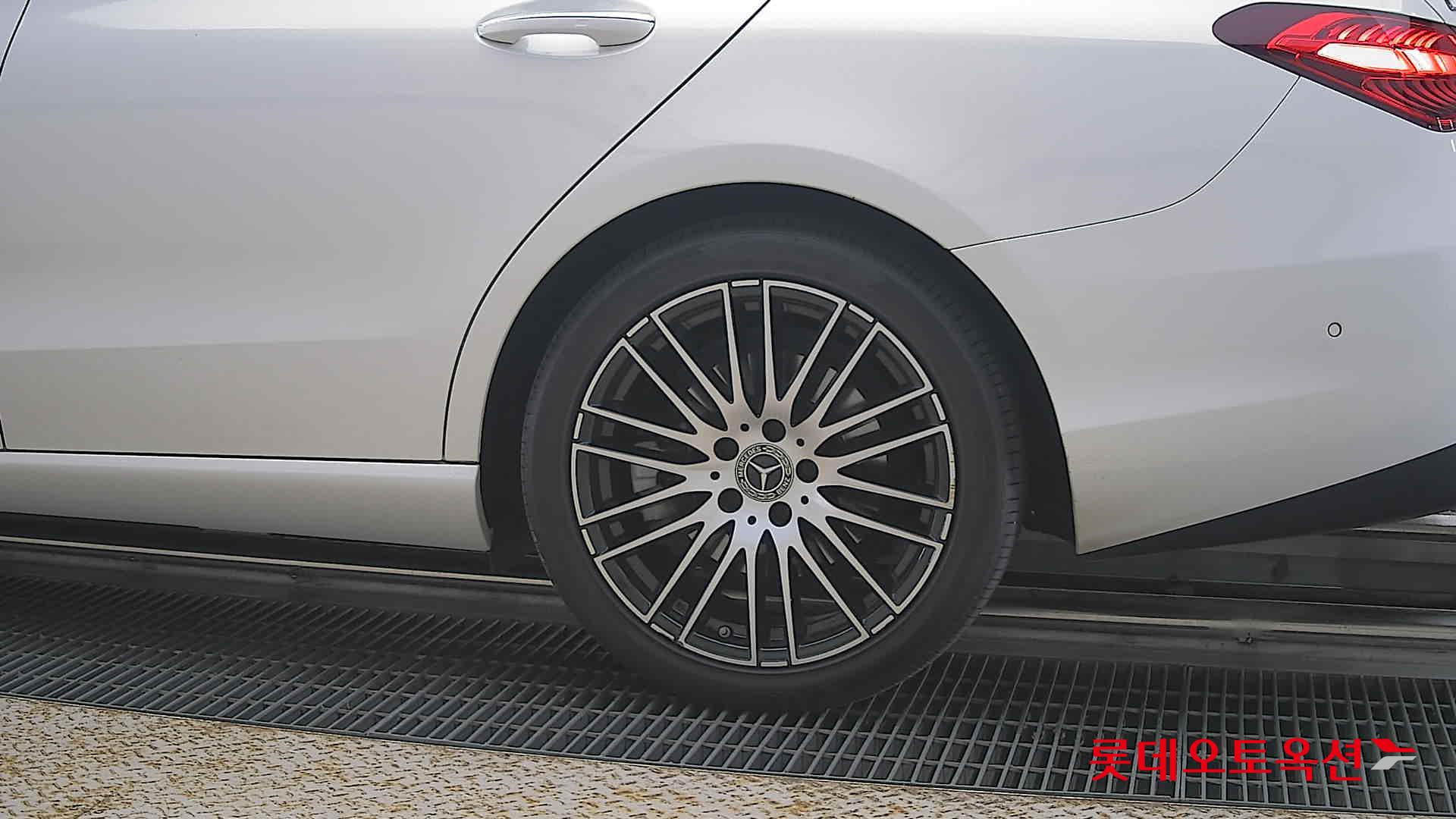 2022 - mercedes-benz c200