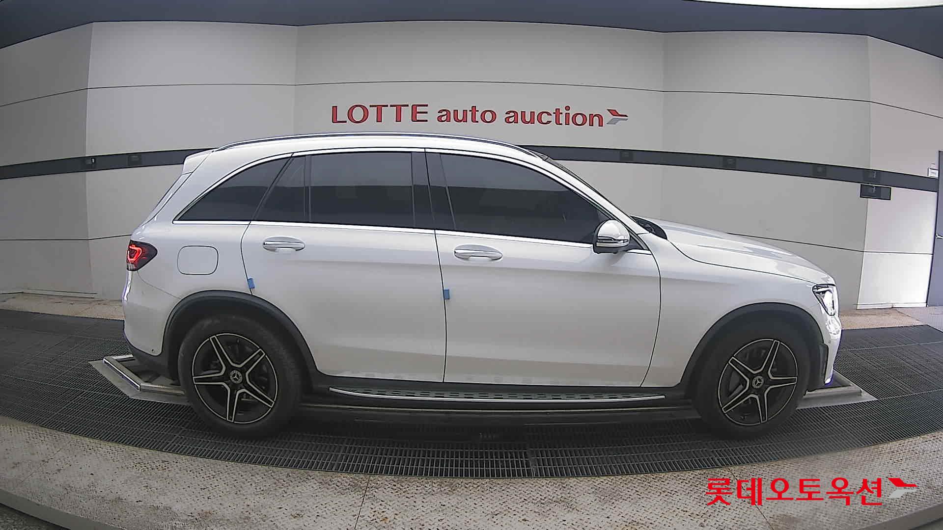 2022 - mercedes-benz glc300