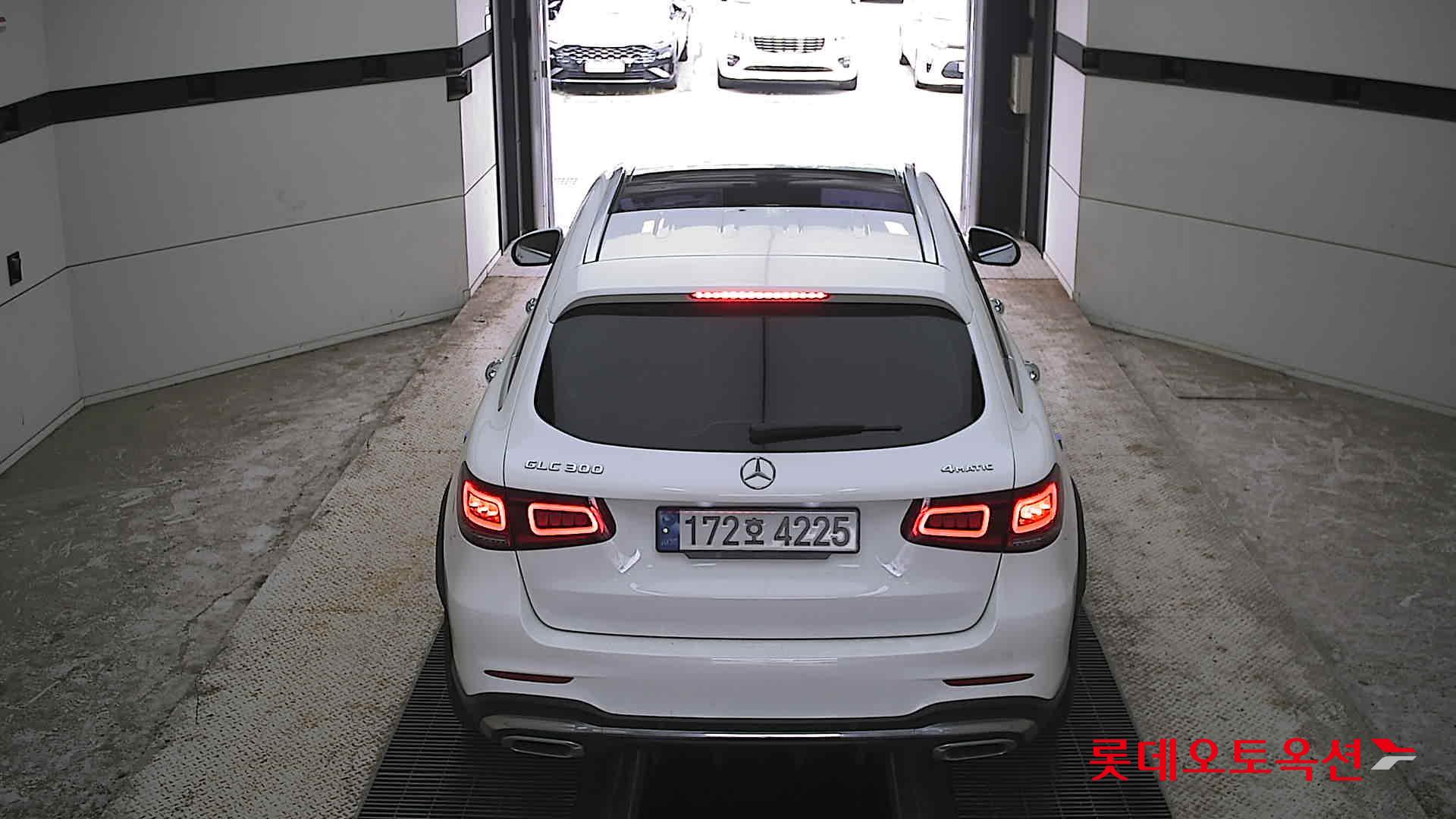 2022 - mercedes-benz glc300