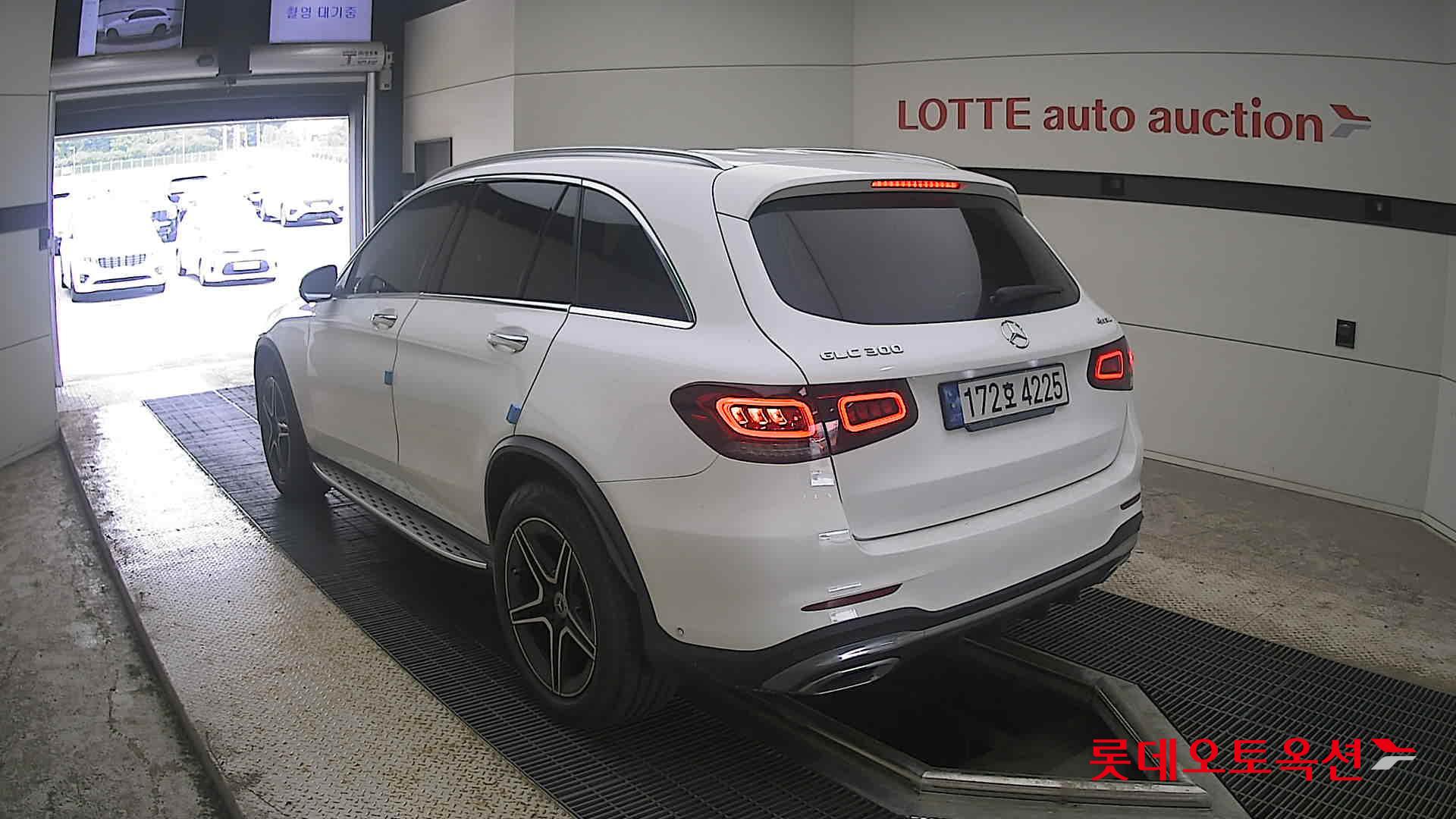 2022 - mercedes-benz glc300