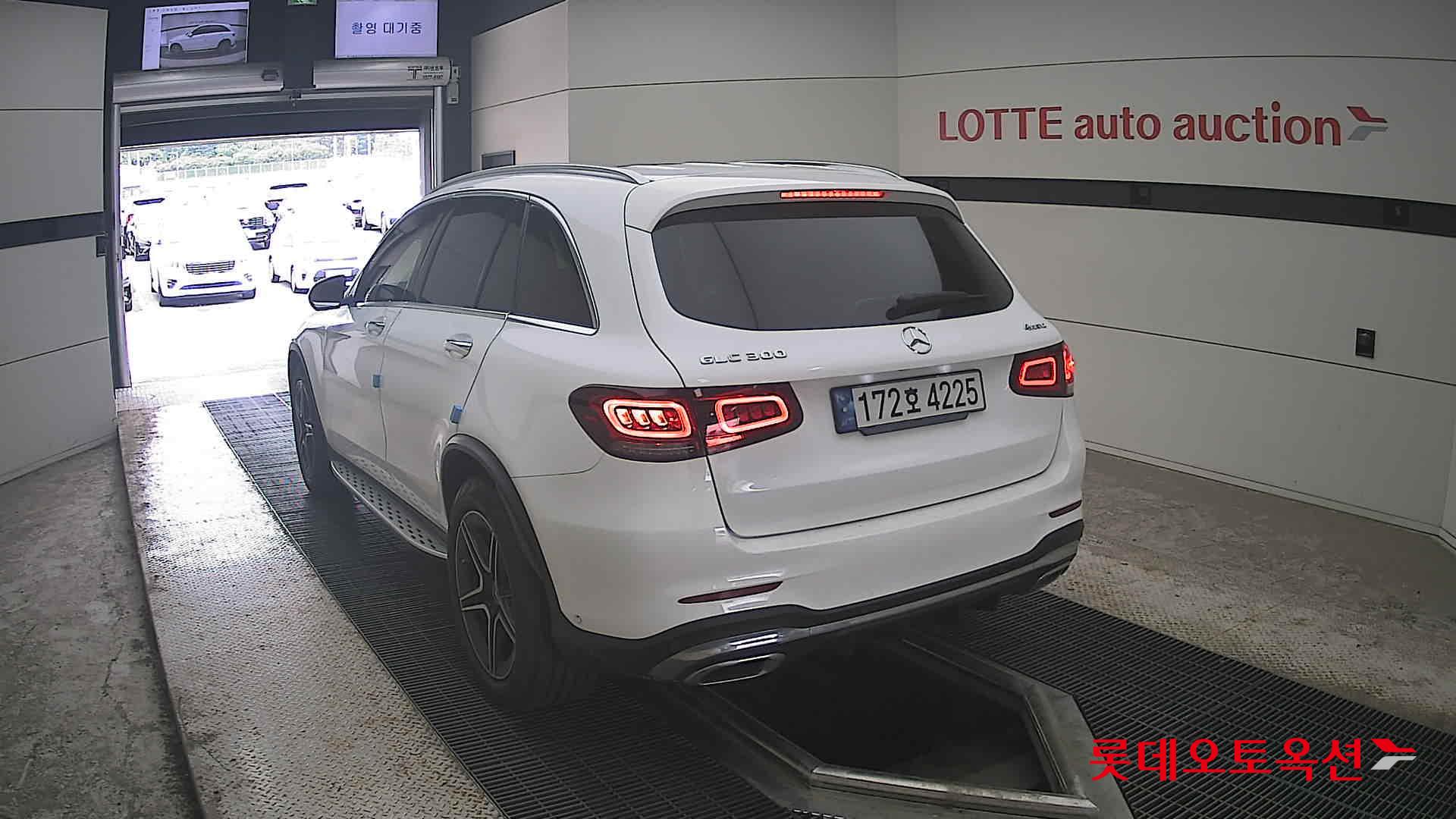 2022 - mercedes-benz glc300