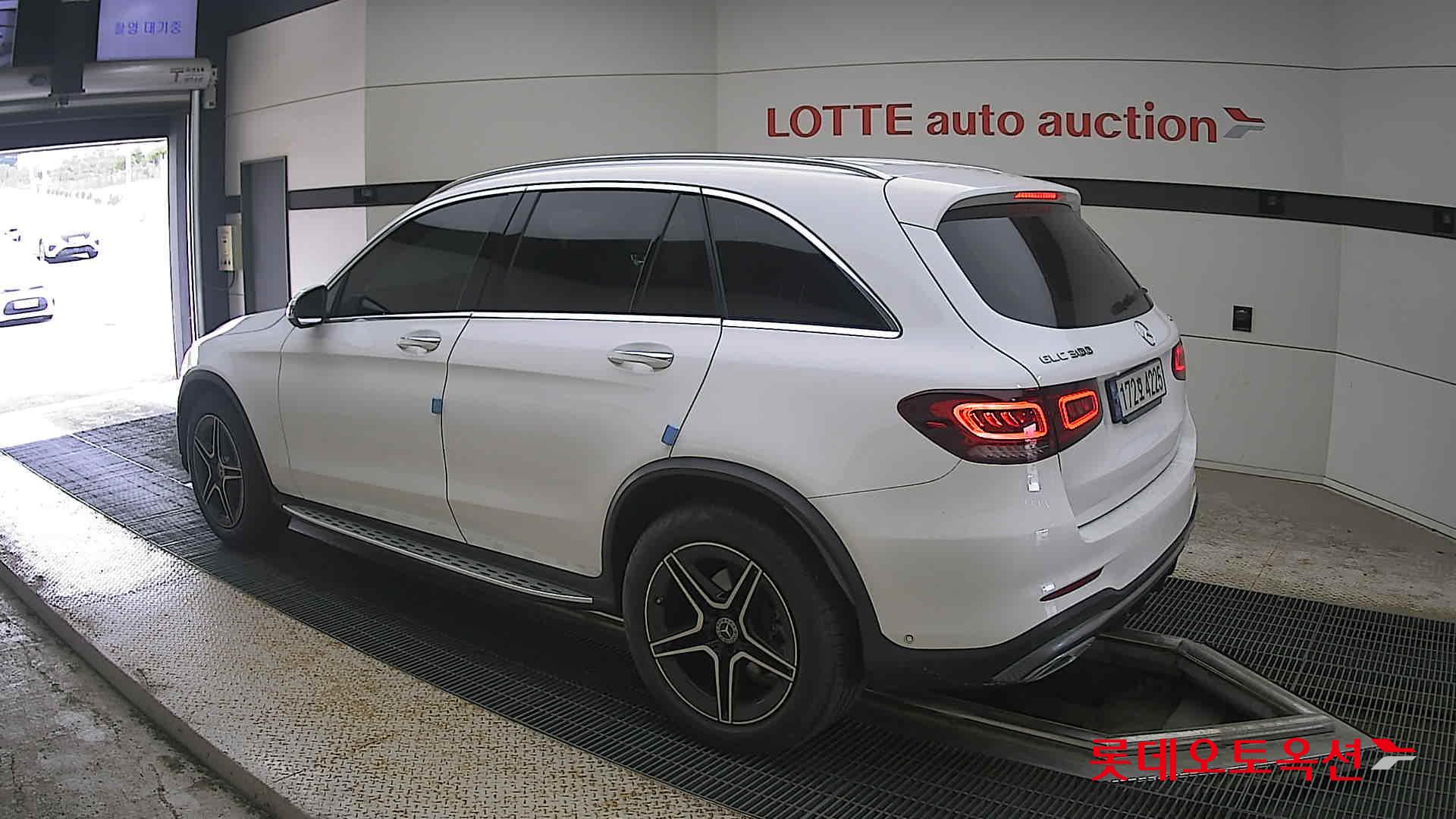 2022 - mercedes-benz glc300
