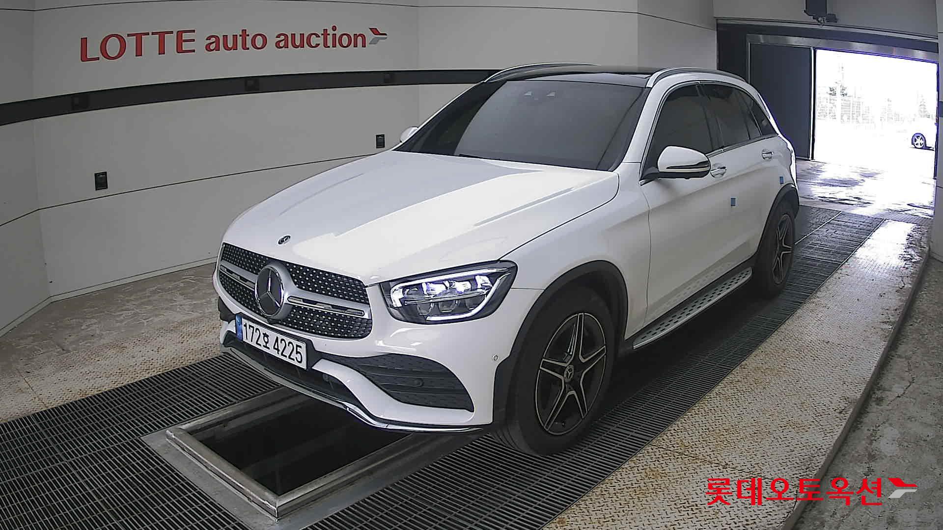 2022 - mercedes-benz glc300