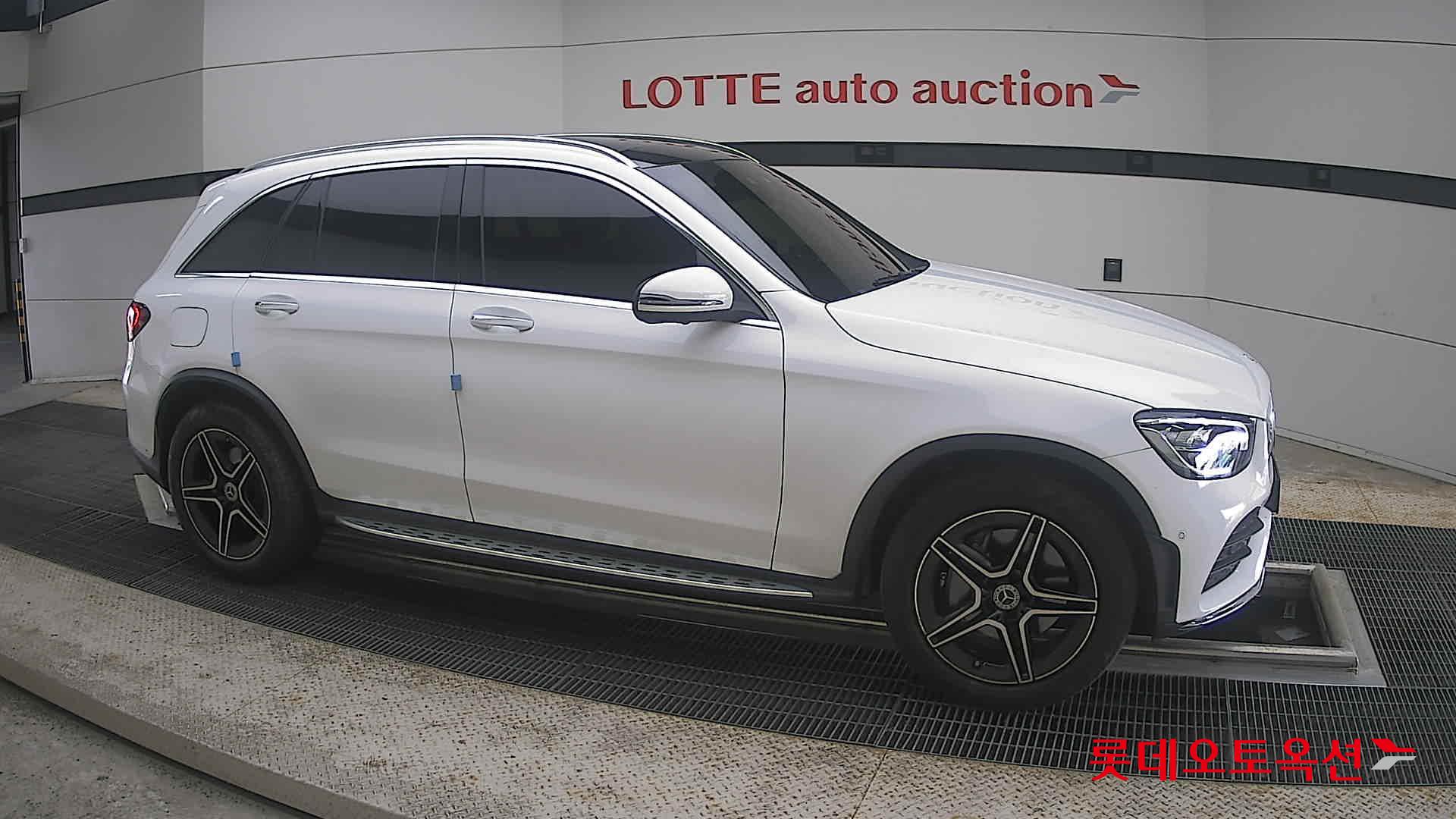 2022 - mercedes-benz glc300