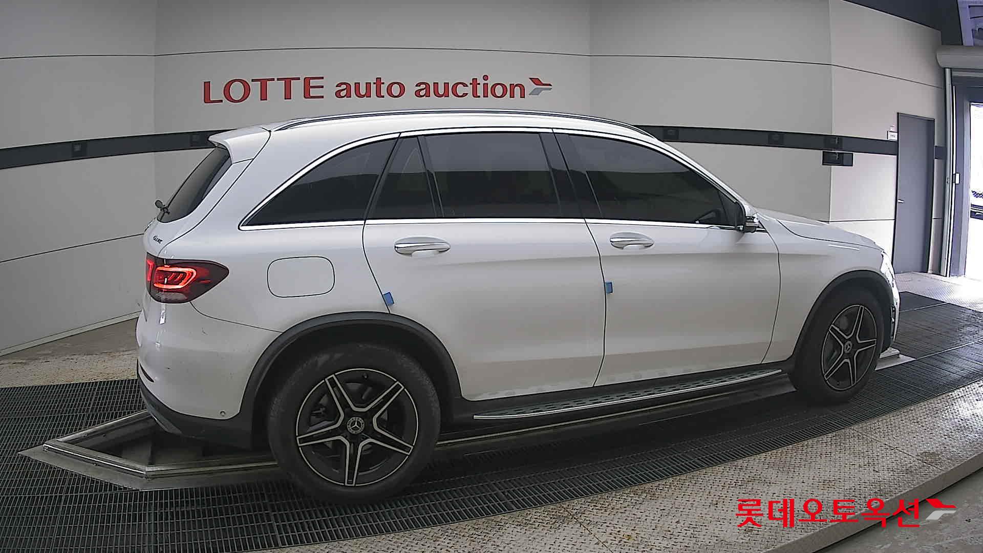 2022 - mercedes-benz glc300