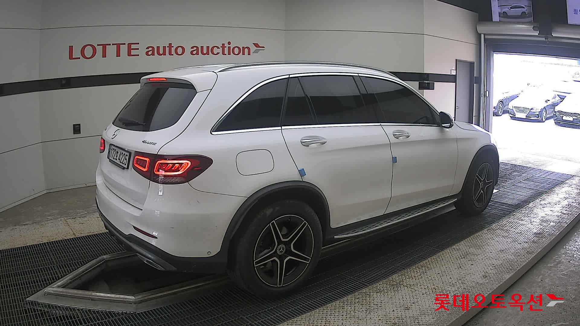 2022 - mercedes-benz glc300