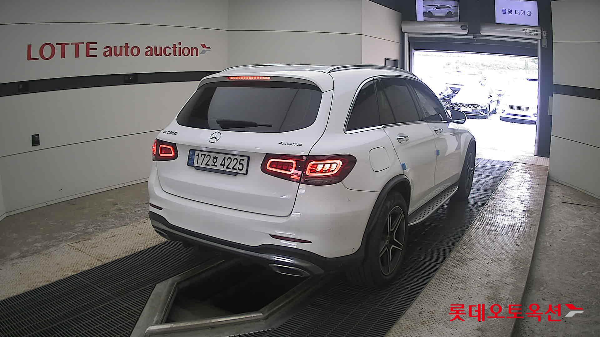 2022 - mercedes-benz glc300