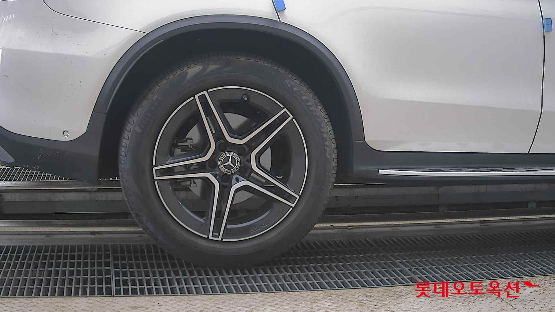 2022 - mercedes-benz glc300