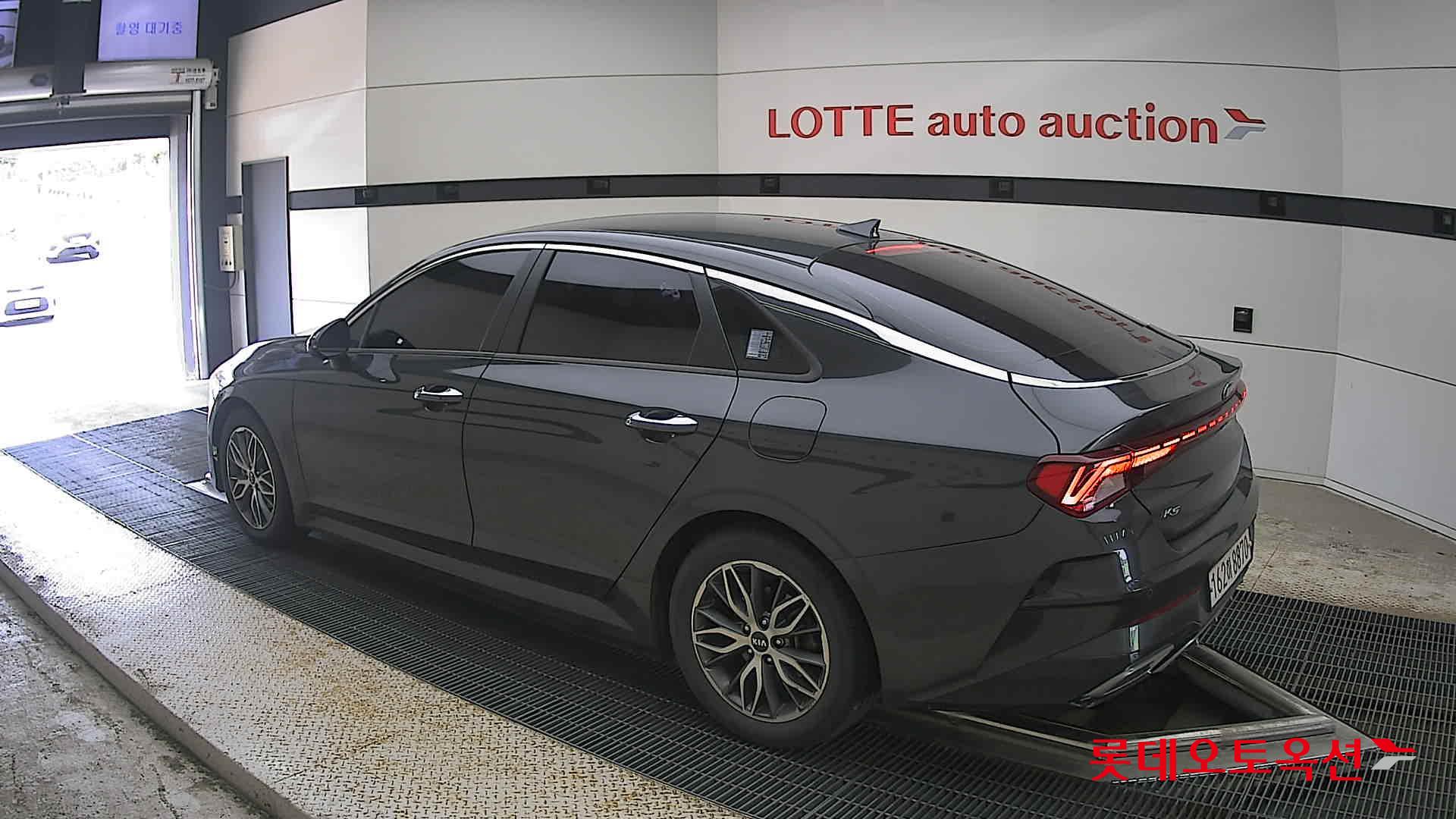2021 - kia k5