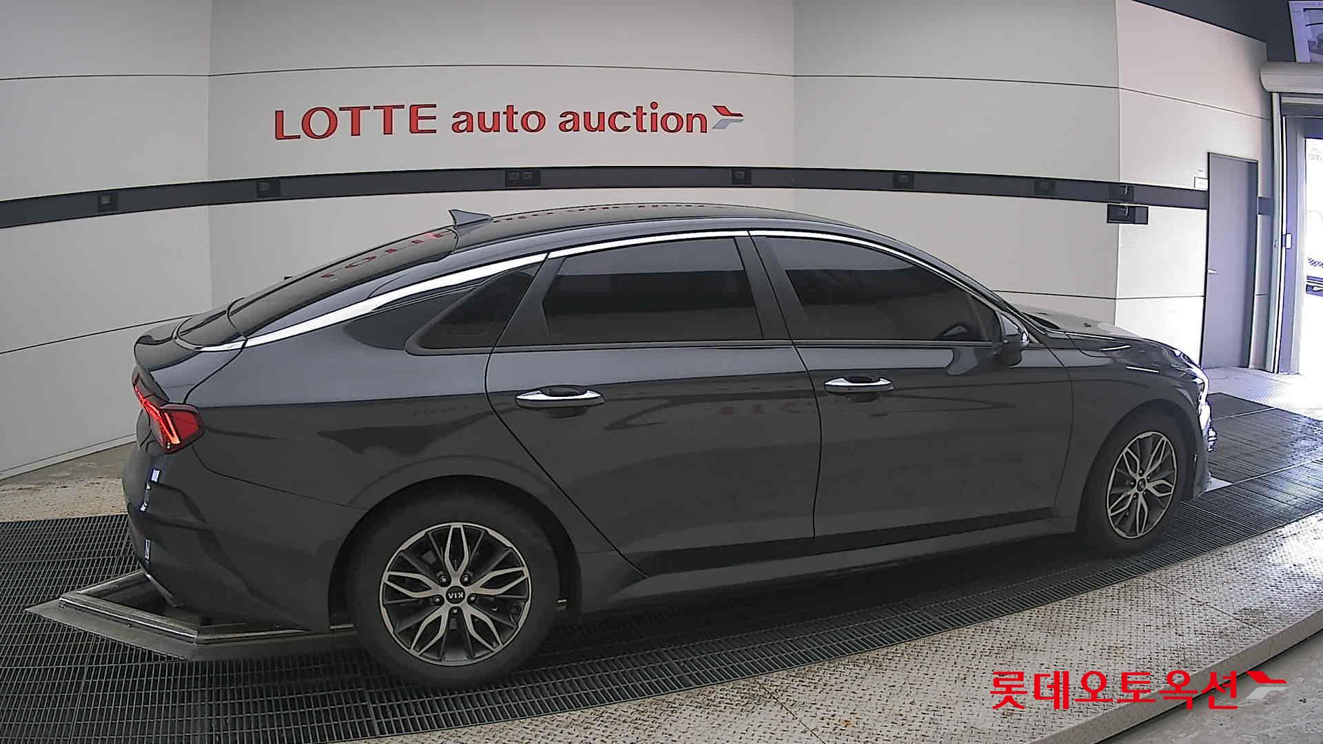 2021 - kia k5