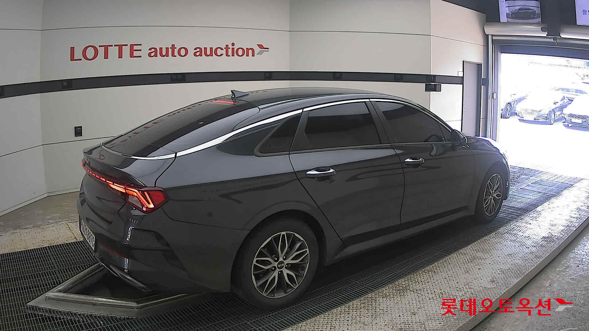 2021 - kia k5