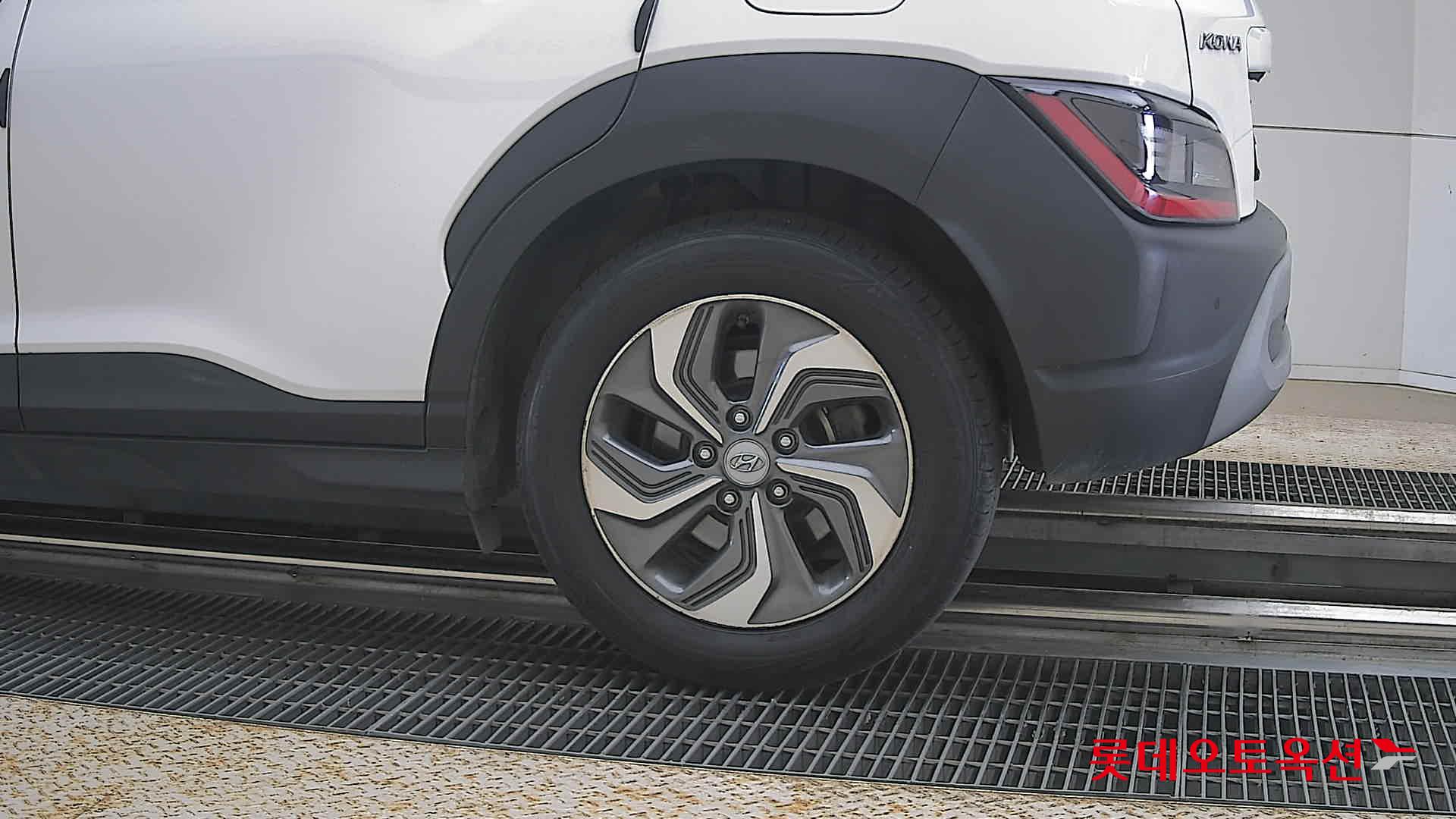 2021 - hyundai kona