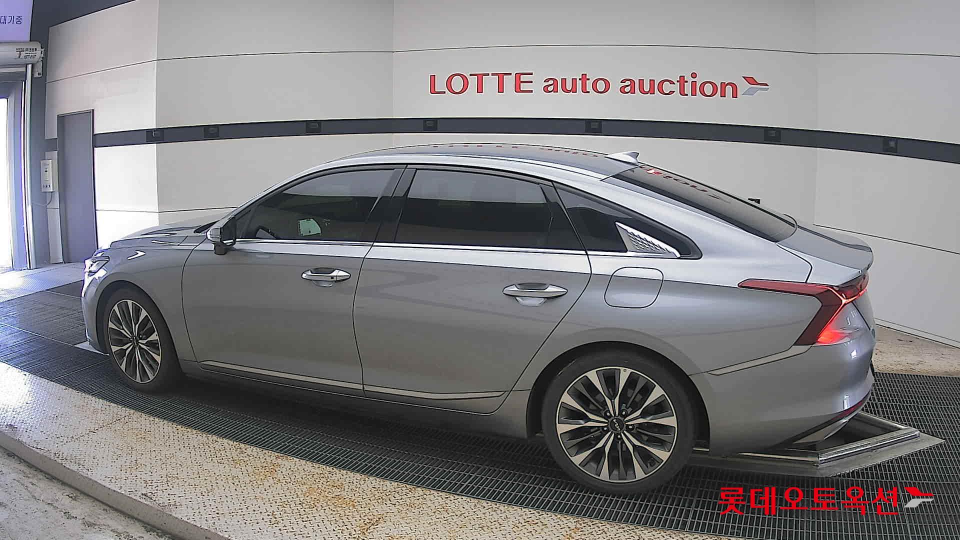 2022 - kia k8