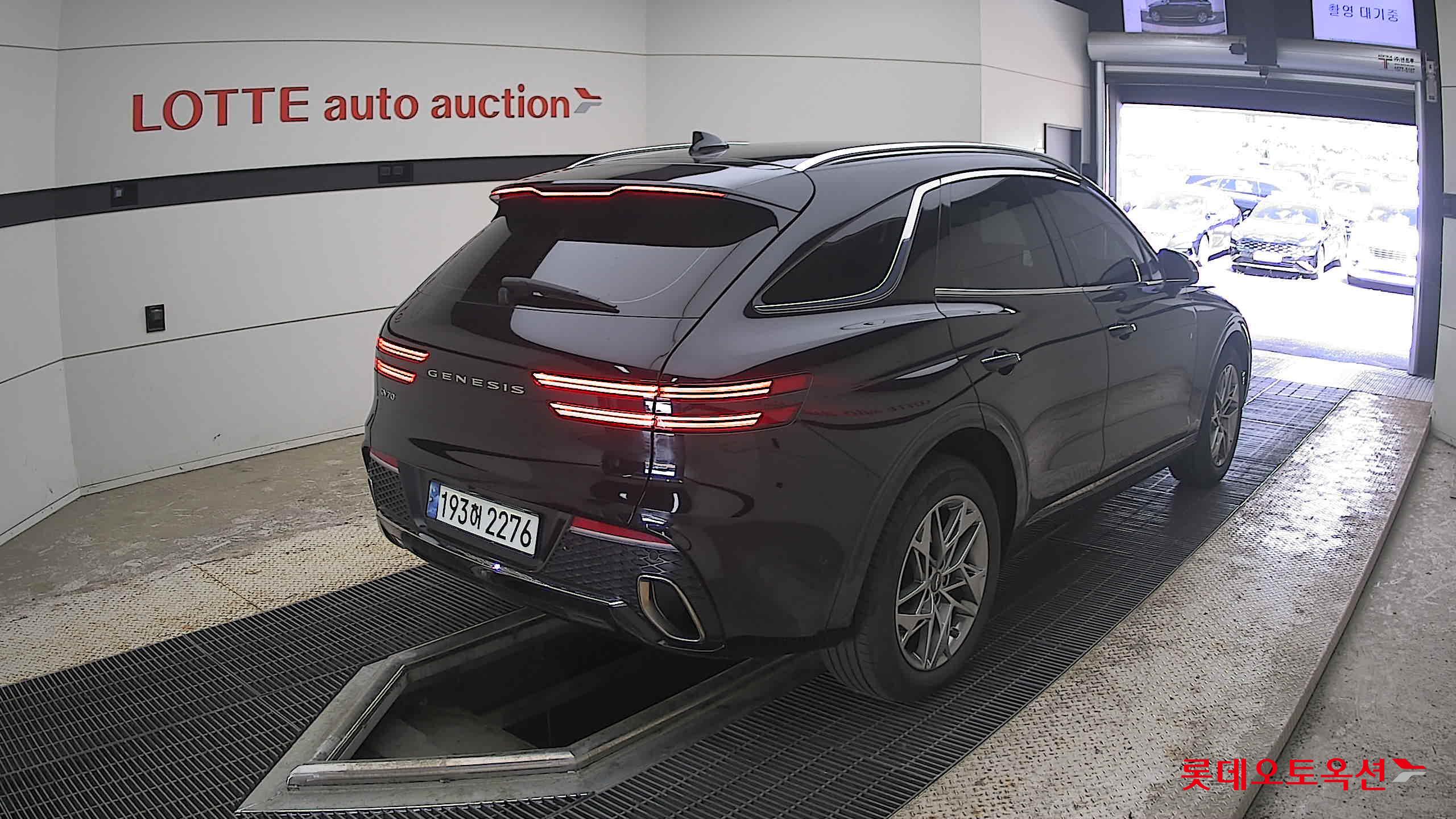 2022 - genesis gv70