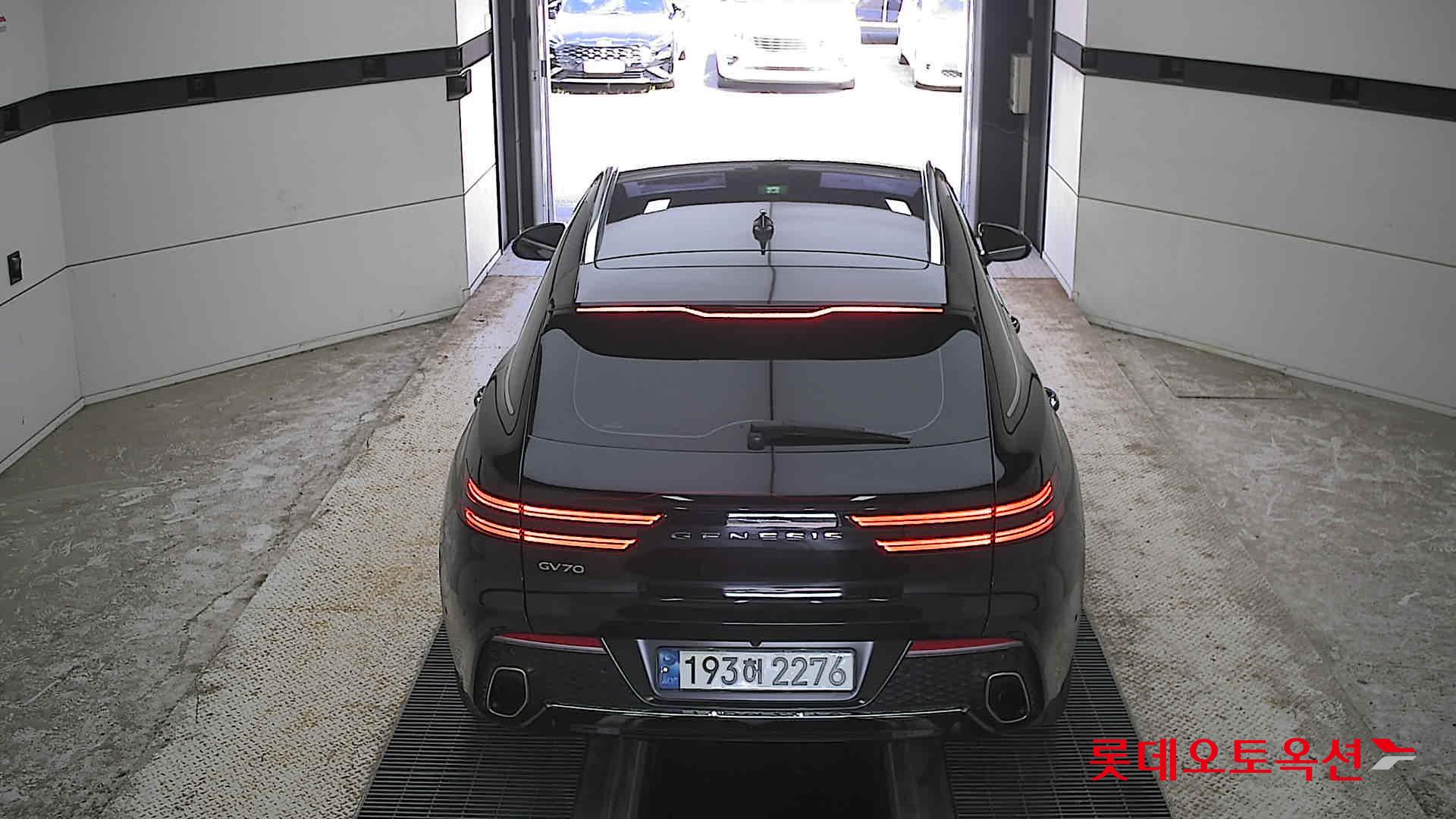 2022 - genesis gv70