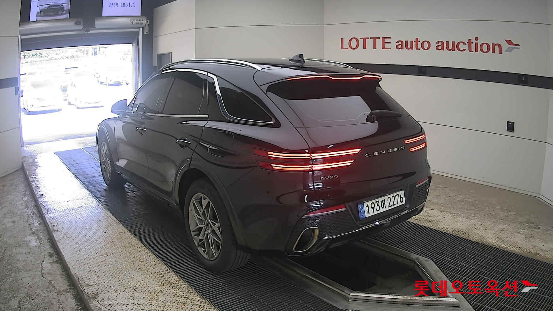2022 - genesis gv70