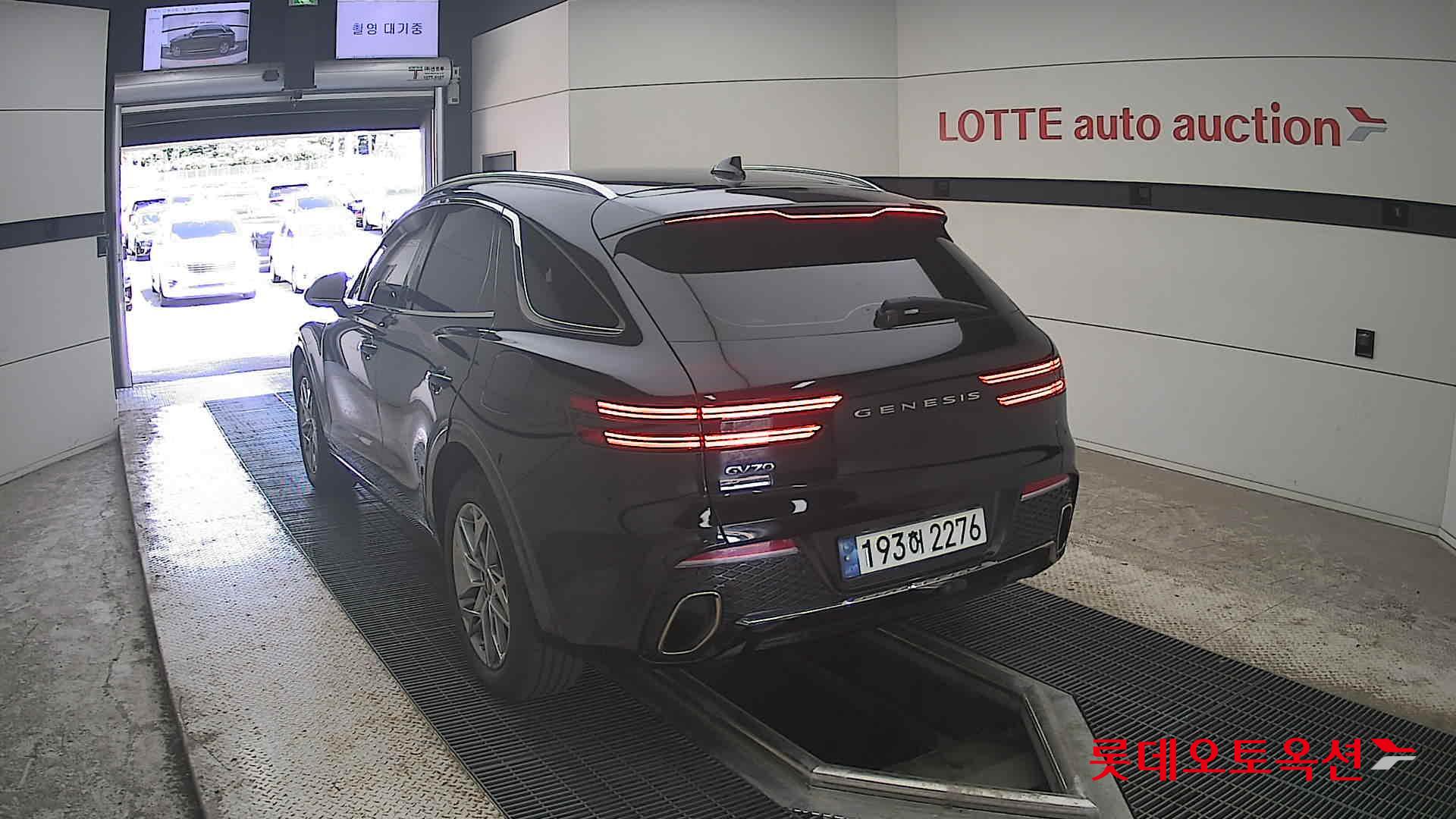 2022 - genesis gv70