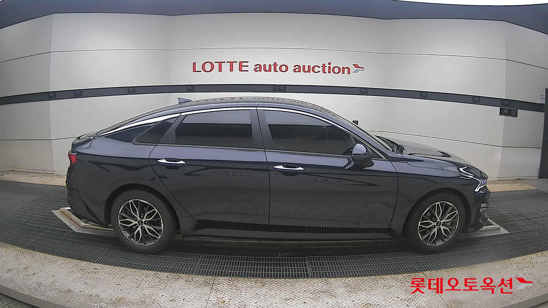 2022 - kia k5