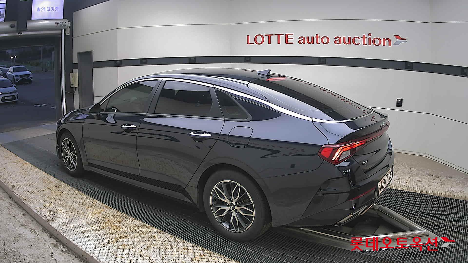 2022 - kia k5