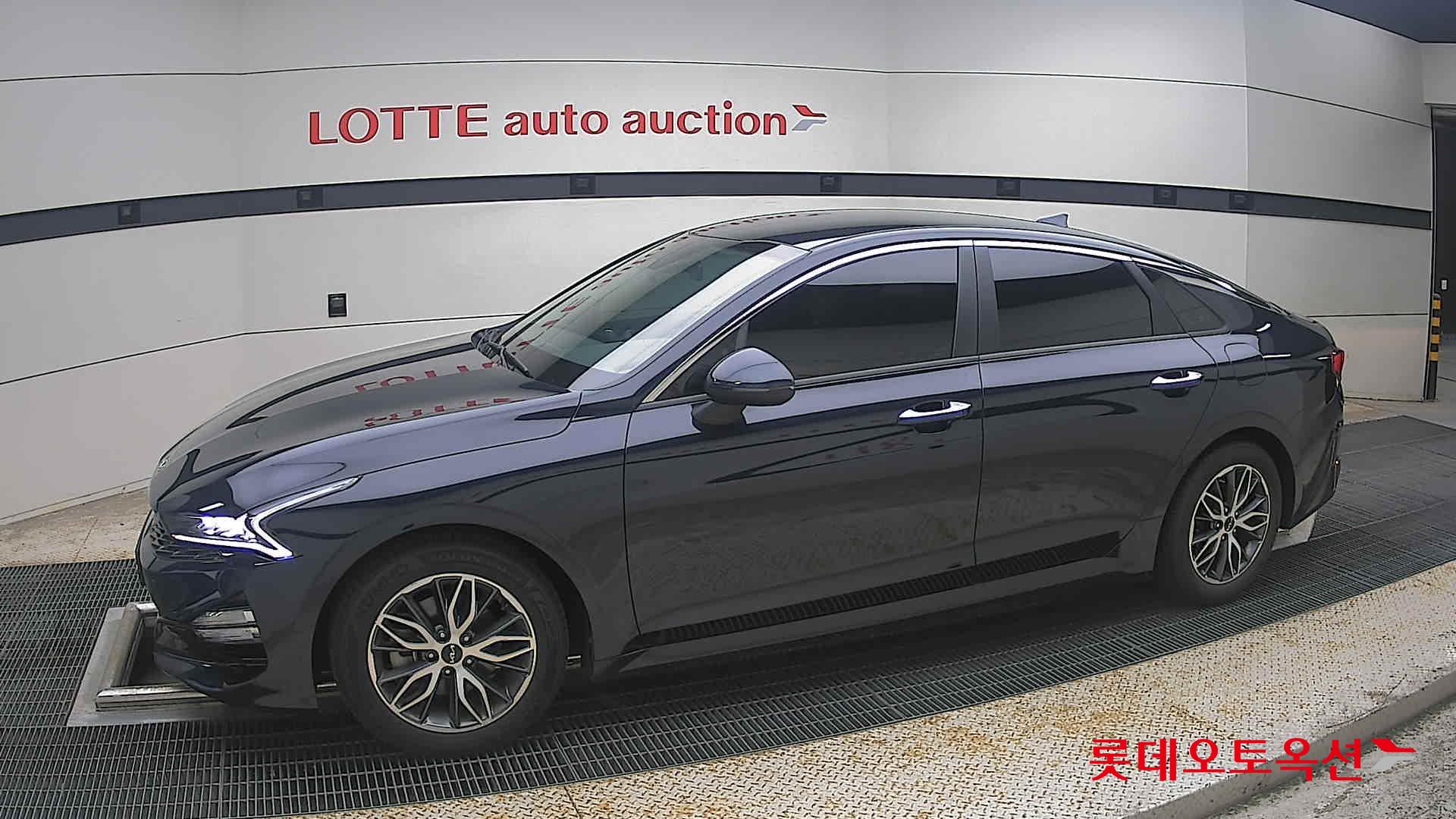 2022 - kia k5