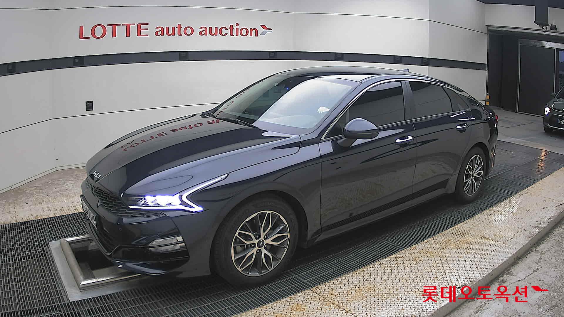 2022 - kia k5