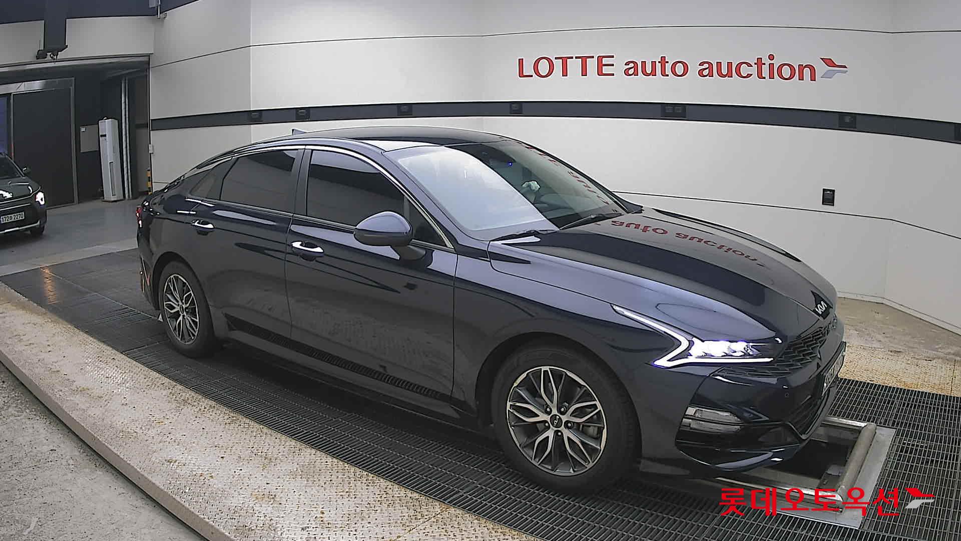 2022 - kia k5