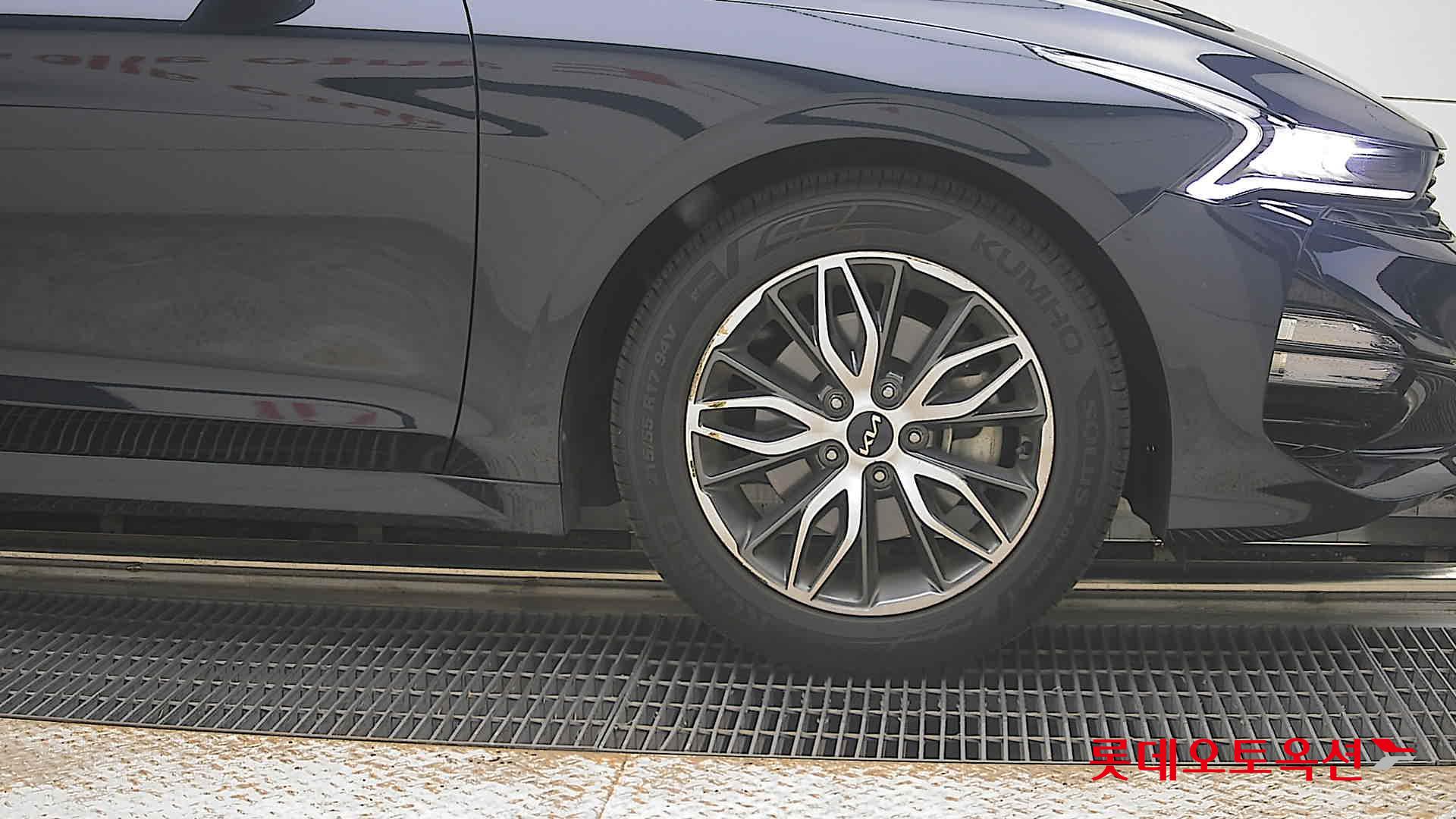2022 - kia k5