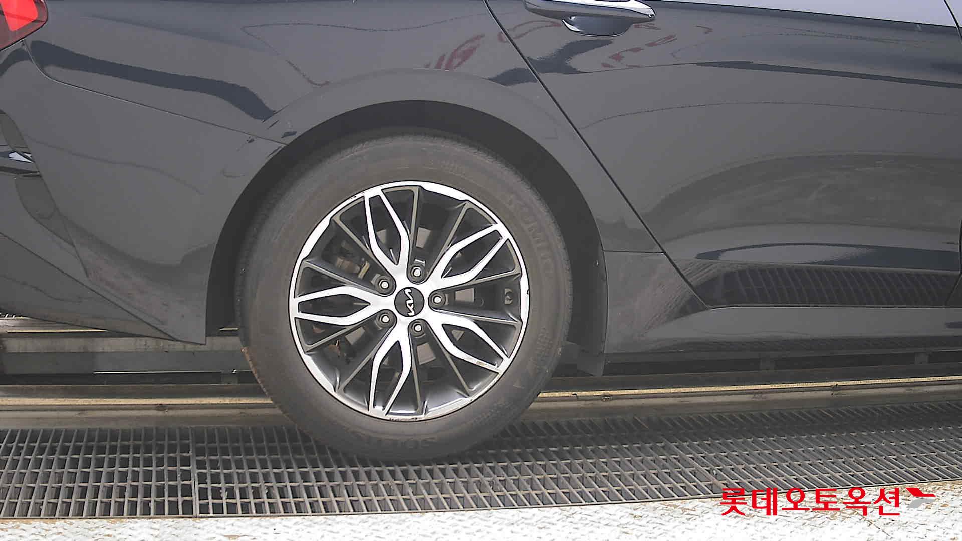 2022 - kia k5