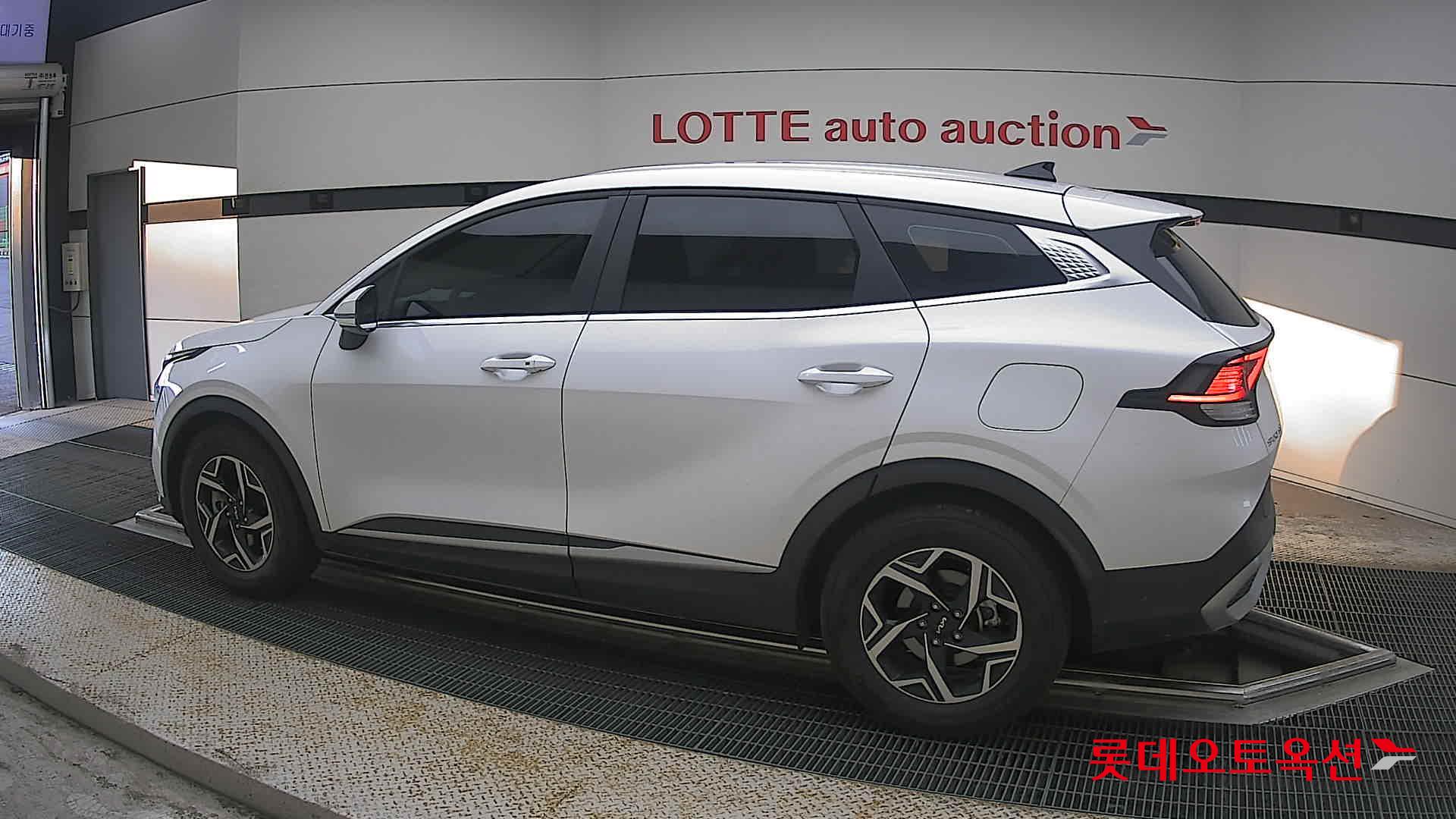2022 - kia sportage