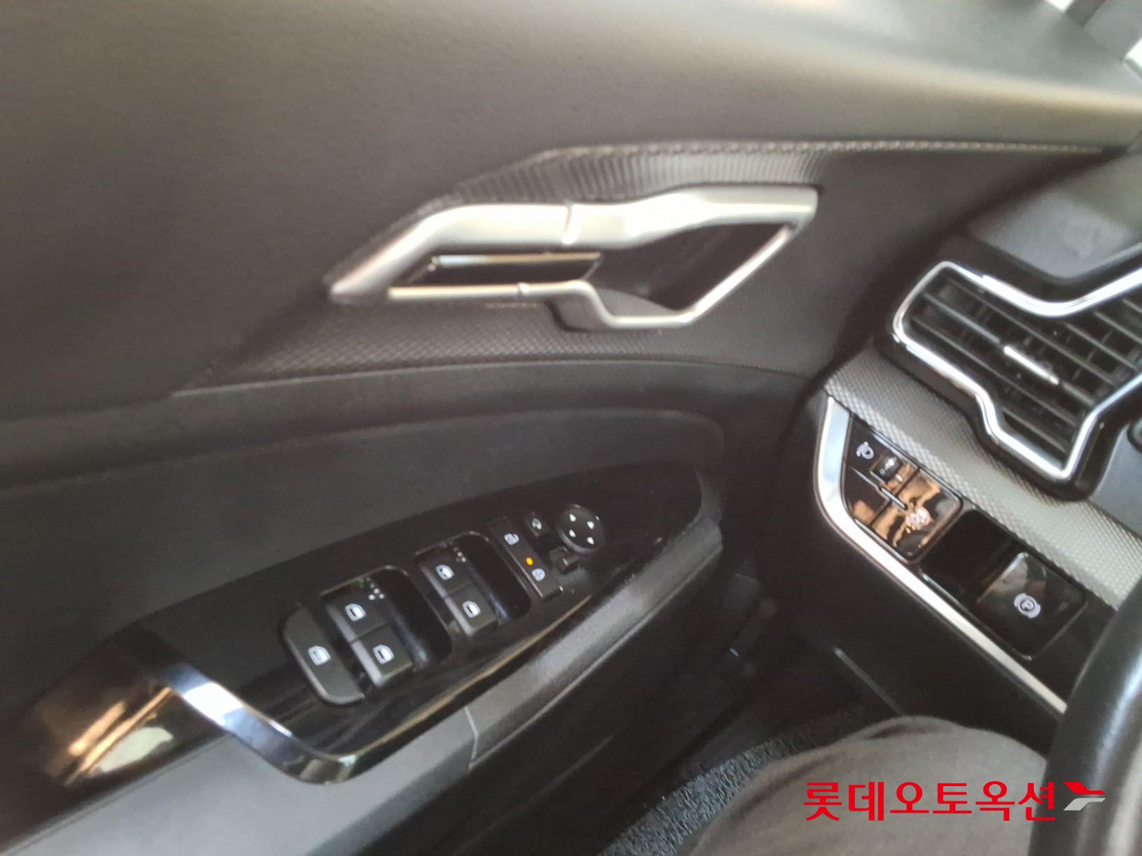 2022 - kia sportage
