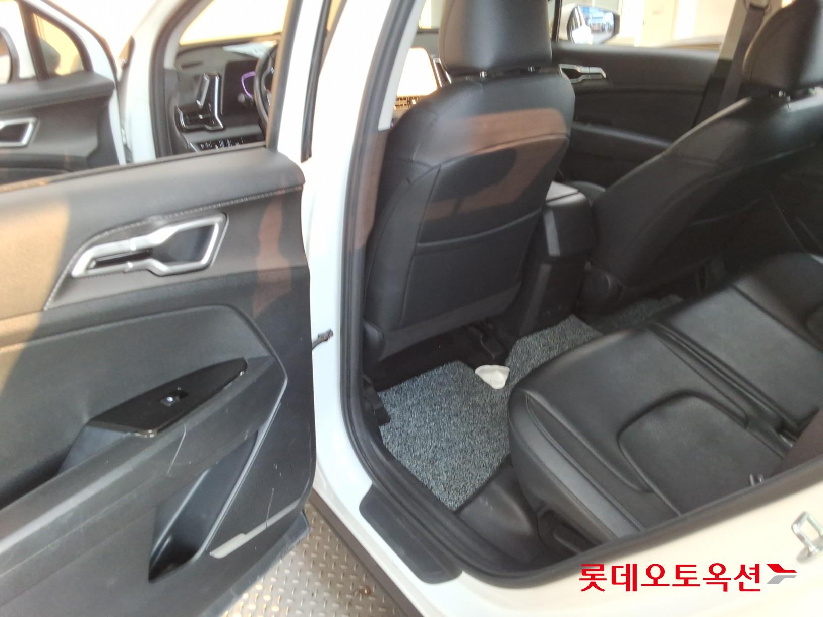 2022 - kia sportage