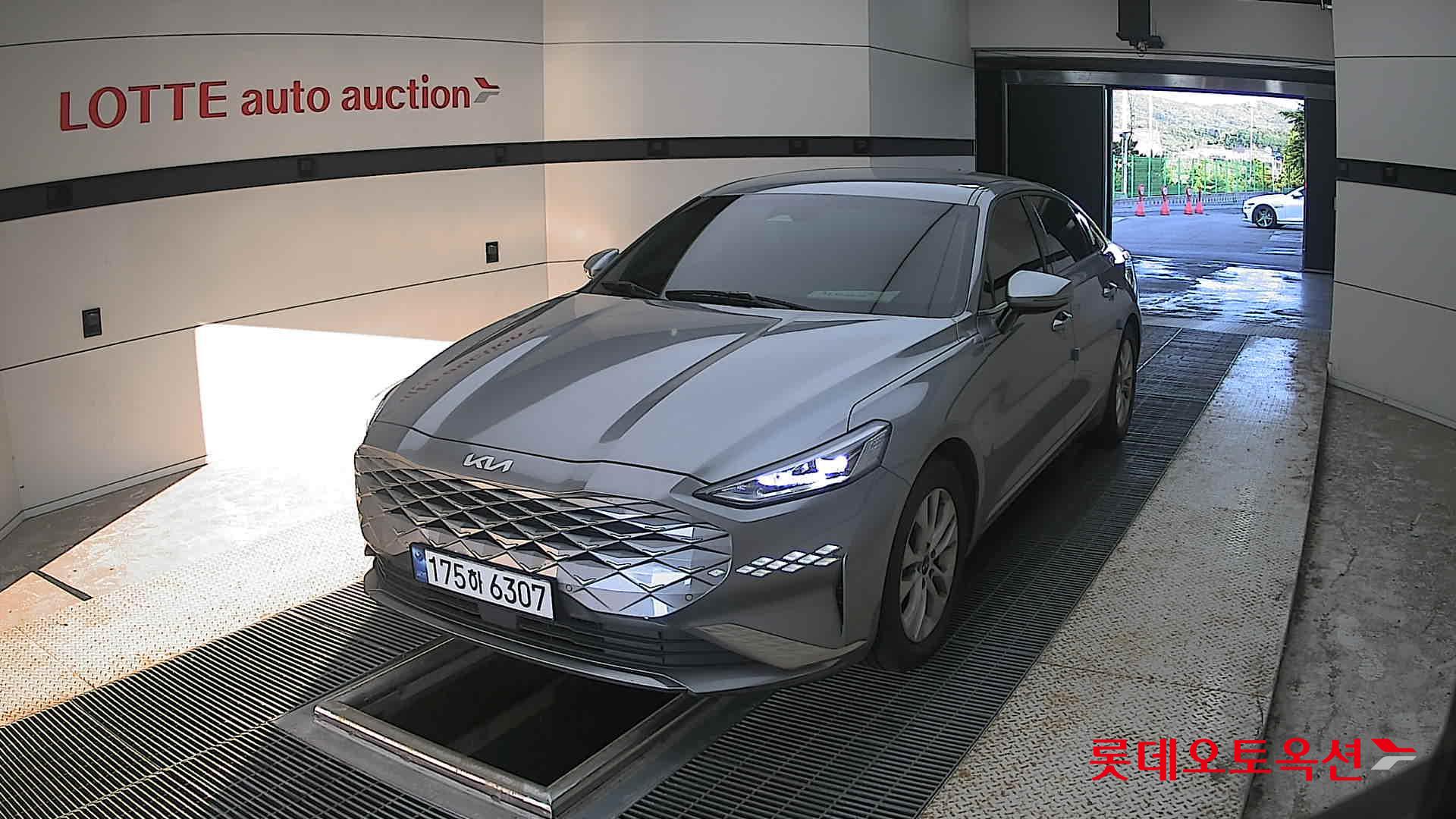 2023 - kia k8