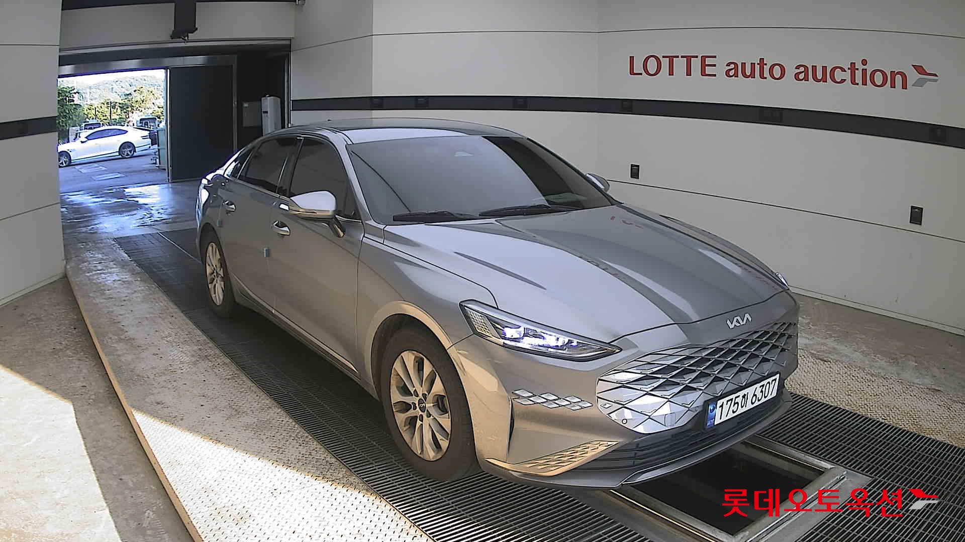 2023 - kia k8