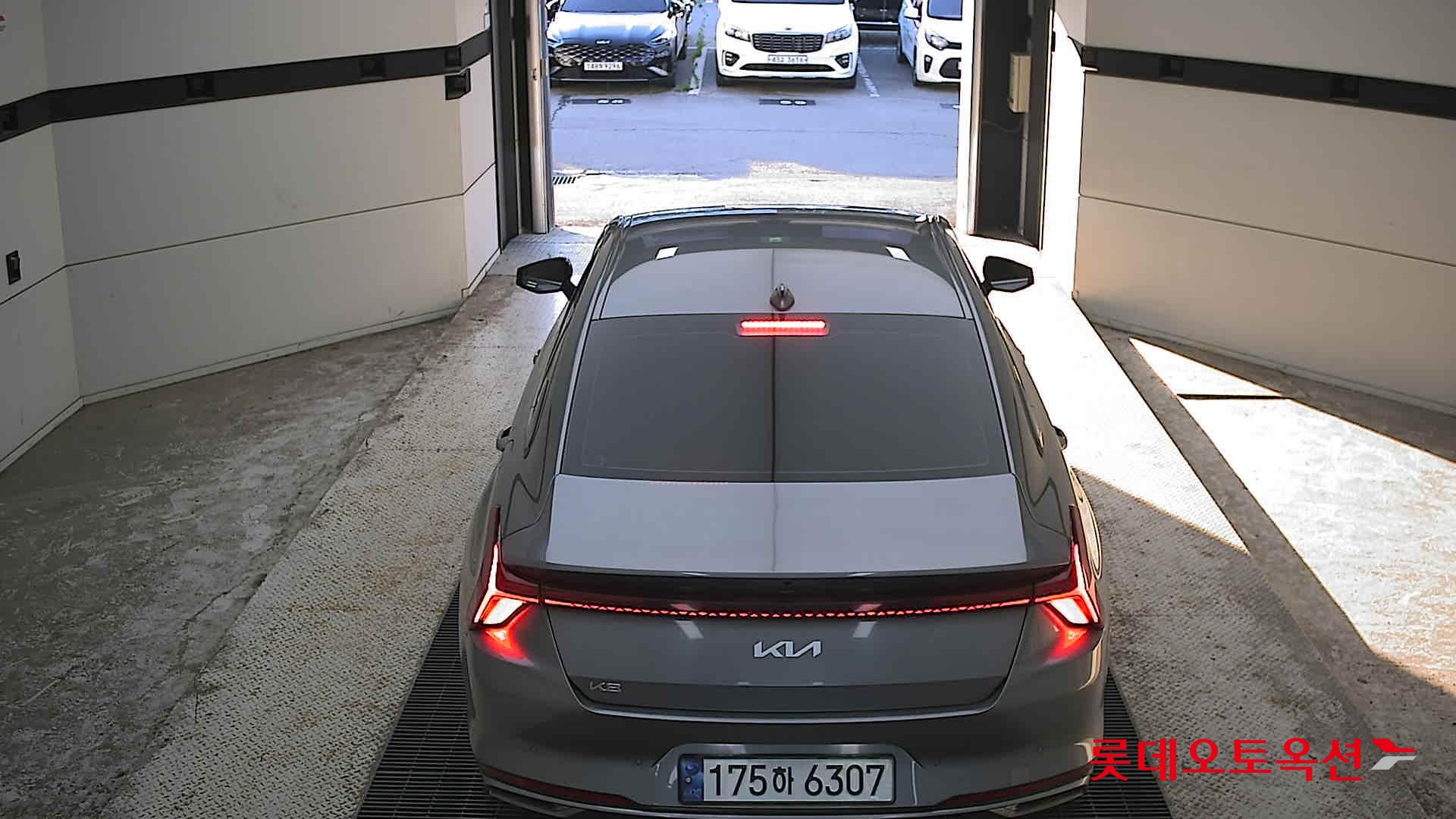 2023 - kia k8