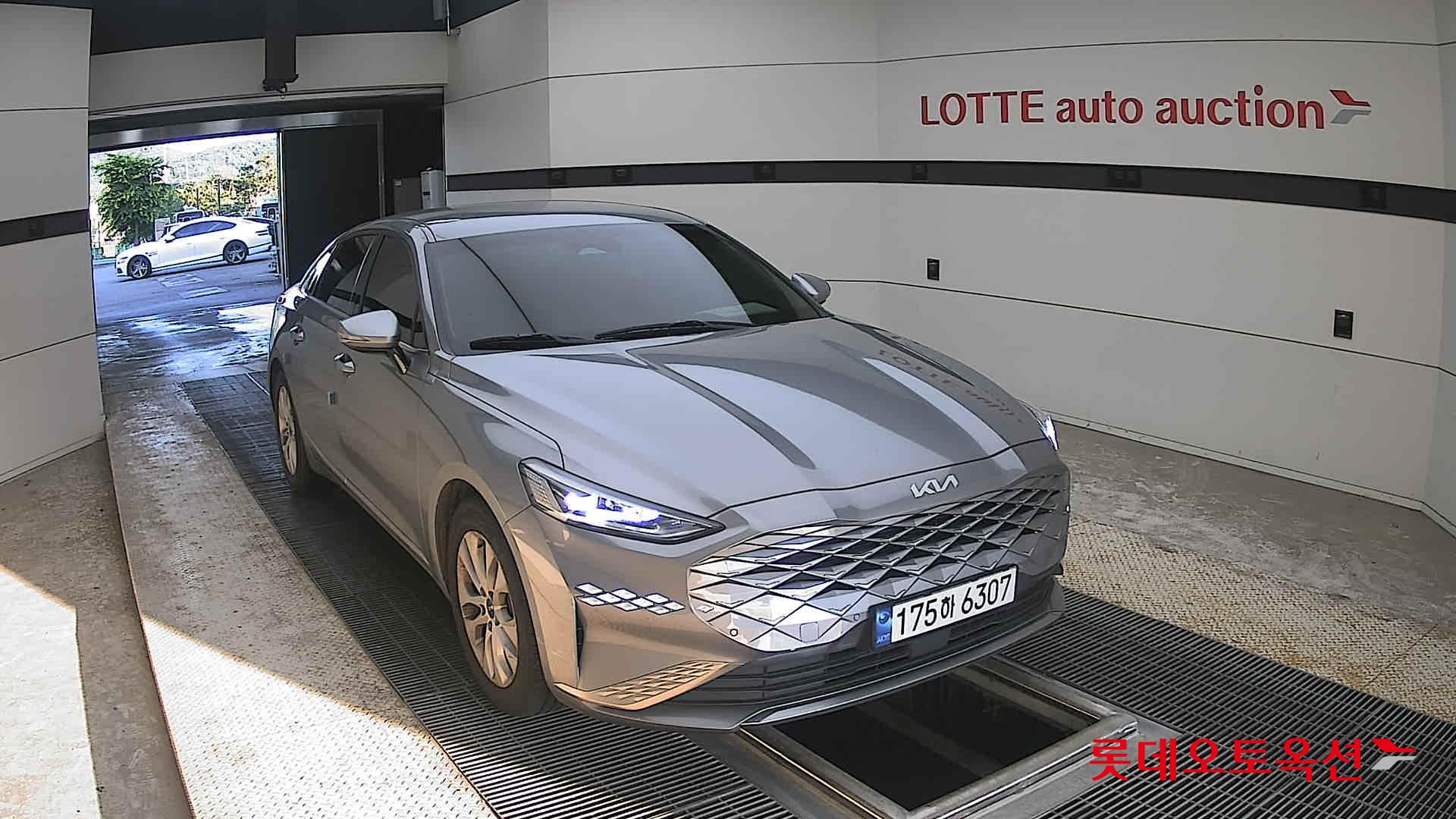2023 - kia k8