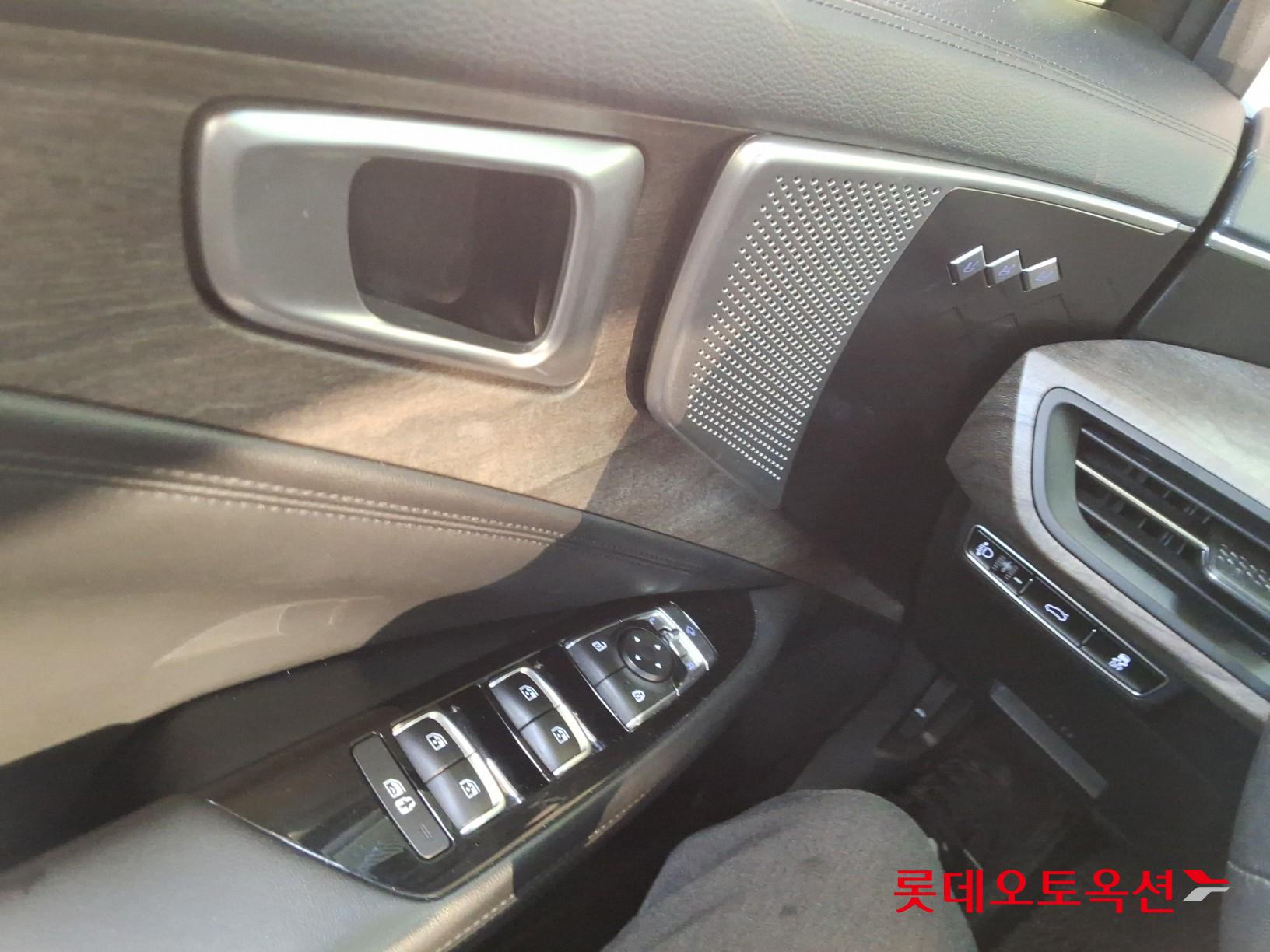 2023 - kia k8