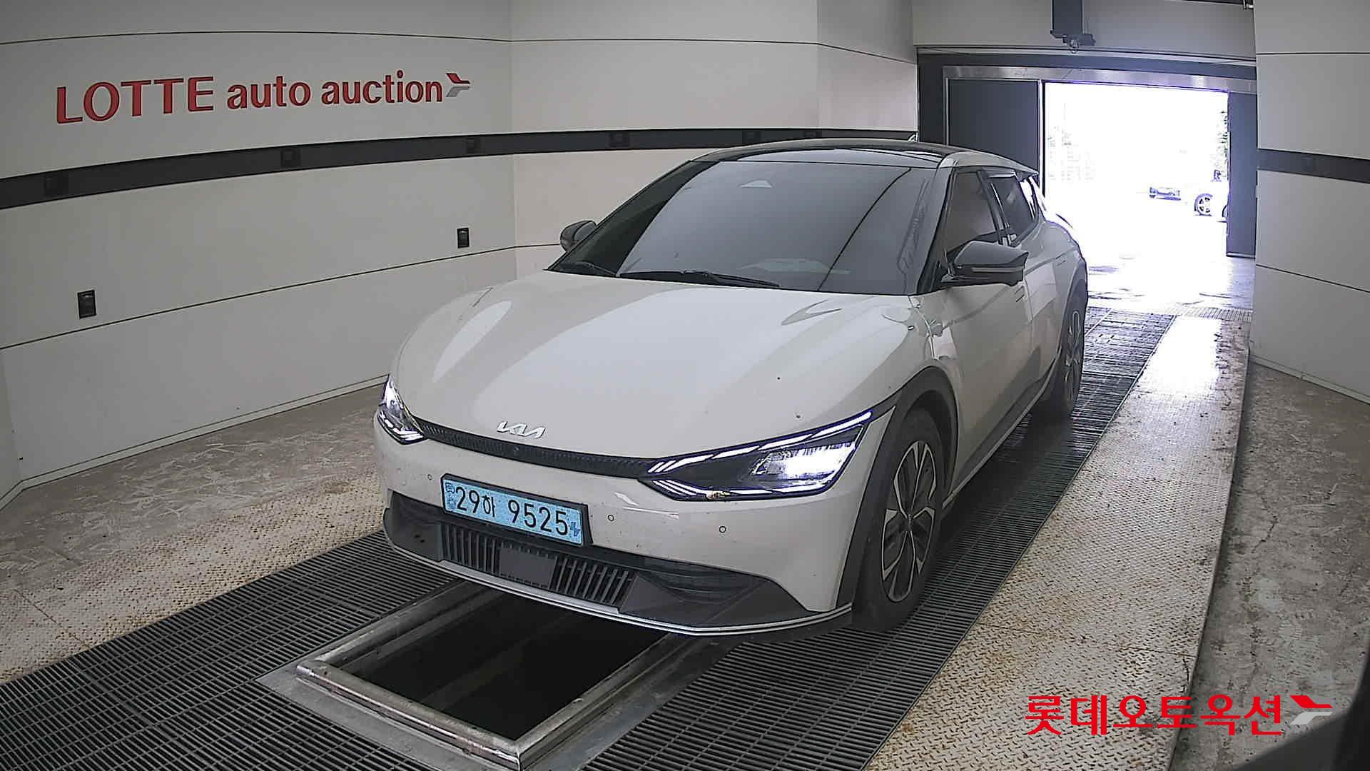 2022 - kia ev6